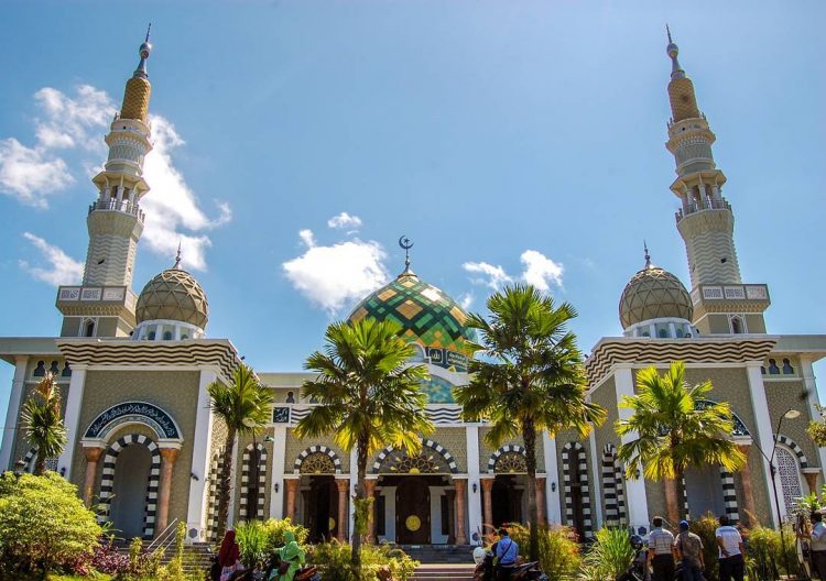 Masjid Agung Pacitan via Instagram.com @kangmasdewe, 1. Pantai Klayar, 2. Pantai Srau, 3. Pantai Watu Karung, 4. Pantai Banyu Tibo , 5. Sungai Maron, 6. Monumen Jendral Sudirman , 7. Banyu Anget Tirto Husodo Hot Spring, 8. Pantai Kasap, 9. Pantai Teleng Ria, 10. Pantai Pidakan, 11. Destinasi Wisata Pantai Soge di Pacitan, 12. Pantai Buyutan, 13. Pantai Karang Bolong, 14. Pantai Seruni Pacitan, 15. Pantai Tawang , 16. Pantai Kaliuluh, 17. Pantai TAMAN Ngadirojo, 18. Pantai Kunir, 19. Goa Gong, 20. Goa Tabuhan, 21. Goa Luweng Jaran , 22. Goa Song Terus, 23. Goa Putri, 24. Pantai Tamperan, 25. Pantai Wawaran, 26. Bukit Pakis – Bukit Bintang, 27. Pantai Langitan, 28. Beiji park pacitan, 28. Sungai Cokel, 29. Sentono Gentong Pacitan, 30. Pantai Pancer Dorr, 31. Alun-Alun Pacitan, 32. Jurug Gringsing  , 33. Pantai Watu Bale, 34. Pantai Pangasan, 35. Pantai Ngandul, 36. Pantai Denombo, 37. Pantai Plumbungan, 38. Pantai TAMAN Ngadirojo Pacitan, 39. Goa Selo Arum, 40. Mandi Angin Pacitan, 41. Masjid Agung Pacitan, 42. Grojogan Dhuwur Pacitan, 43. Curug Sabun, 44. Gerojokan Mbedayu, 45. Tlogo Sono, 46. Pantai anakan, 47. Tempat Wisata Kuliner Terkenal Nasi Tiwul 