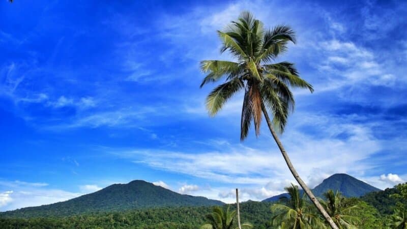 Menaklukkan Gunung Duasaudara