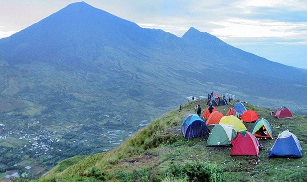 Menikmati Indahnya Panorama Indah Bukit Sempur, 1. Objek Wisata Pantai Tanjung Baru di Karawang, 2. Pantai Tanjung Pakis Karawang, 3. Destinasi Wisata Pantai Samudera Baru di Karawang, 4. Objek Wisata Alam Curug Bandung di Karawang, 5. Tempat Liburan Asyik di Danau Cipule Karawang, 6. Tempat Wisata Seru di Karawang – Curug Cigentis, 7. Vihara Shia Jin Ku Po di Karawang, 8. Tempat Wisata Sejarah Situs Candi Jiwa di Karawang, 9. Wisata Curug Cikarapyak di Karawang, 10. Objek Wisata Alam Curug Cipanundaan di Karawang, 11. Liburan ke Curug Cikoleangkak di Karawang, 12. Tempat Liburan Menarik Danau Kalimati di Karawang, 13. Liburan ke Situ Kamojing di Karawang, 14. Objek Wisata Green Canyon di Karawang, 15. Waterboom Kampung Wisata Curug Cigentis di Karawang, 16. Wisata Sejarah Monumen Rawagede di Karawang, 17. Tempat Wisata Kuliner Soto Gempol di Karawang, 18. Tempat Makan Enak Gabus Pucung Warung Mandiri di Karawang, 19. Wisata Kuliner Lezat Tahu Bumbu Sari Rasa di Karawang, 20. Tempat Kuliner Enak Soto Tangkar Mang Nean di Karawang, 21. Makanan Khas Karawang Kue Gonjing, 22. Wisata Sejarah Monumen Kebulatan Tekad Rengasdengklok, 23. Tempat Wisata Belanja Mall Karawang Central Plaza, 24. Tempat Liburan Keluarga Taruma Leisure Water Park di Karawang, 25. Tempat Liburan Seru Wonderland Adventure Water Park , 26. Mampir di Sentra Kerajinan Boneka Cikampek Karawang, 27. Wisata Keluarga Bendungan Walahar di Karawang, 28. Menikmati Indahnya Panorama Indah Bukit Sempur, 29. Mendaki Gunung Sanggabuana , 30. Wisata Belanja Pasar Baru Karawang, 31. Liburan Seru ke Situ Cibayat, 32. Pemancingan JAKA Tirta Mulya, 33. Wisata Sejarah ke Candi Blandongan, 34. Liburan Seru ke Kelenteng Sian Jin Ku Po Karawang