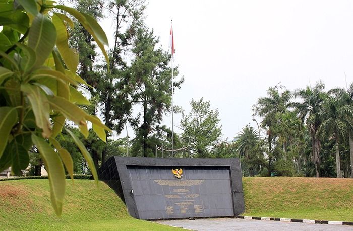 Monumen Lengkong via Tangerangraya, 1. Tempat Wisata Pantai Tanjung Pasir di Tangerang, 2. Tanjung Kait di Tangerang, 3. Wisata Religi Masjid Al-Adzom di Tangerang, 4. Objek Wisata Bendungan Pintu Air Sepuluh di Tangerang, 5. Wisata Seru ke Masjid Pintu Seribu di Tangerang, 6. Destinasi Wisata Pulau Cangkir di Tangerang, 7. Objek Wisata Situ Cipondoh di Tengerang, 8. Liburan Seru ke Marcopolo Water Adventure di Tangerang, 9. Tempat Wisata Keluarga Ocean Park Water Adventure di Tangerang Selatan, 10. Objek Wisata Taman Buaya Tanjung Pasir di Tangerang, 11. Tempat Wisata Alam Hutan Kota BSD di Tangerang, 12. Tempat Wisata Keluarga Water World Citra Raya di Tangerang, 13. Destinasi Wisata Seru ke Kawasan Lippo Karawaci di Tangerang, 14. Tempat Wisata Belanja Kawasan Gading Serpong, 15. Tempat Wisata Kuliner Enak Flavor Bliss Alam Sutera di Tangerang, 16. Objek Wisata Klenteng Boen Tek Bio di Tangerang, 17. Telaga Cisoka, 18. Tebing Koja, 19. Taman Wisata Pulau Situ Gintung, 20. Taman Potret, 21. Citra Raya World of Wonders, 22. Taman Gajah Tunggal, 23. Kandank Jurank Doank, 24. Situ Cihuni, 25. Situ Bulakan, 26. Scientia Square Park, 27. Tanah Tingal, 28. Upside Down World Alam Sutera, 29. Wisata Alam Hutan Kota, 30. Garden Lantern Maze Market, 31. Pasar Lama Tangerang, 32. Taman Prestasi, 33. Taman Kunci Cikokol, 34. Phi Phi Club Greenwich Park, 35. BX Rink, 36. Branchsto Equestrian Park, 37. Benteng Heritage Museum, 38. Amsterdam Waterpark, 39. Sakura Garden AEON Mall, 40. Kampung Bekelir, 41. Taman Bambu, 42. Taman Kota 1 BSD, 43. Kelenteng Sampo Tay Jin, 44. Froggy BSD, 45. BSD Xtreme Park, 46. Fun Park WaterBoom, 47. Taman Menteng Bintaro, 48. Boen Hay Bio Temple, 49. Little Jungle Playground, 50. Klenteng Tjo Soe Kong, 51. Vihara Padumuttara, 52. Keramat Solear, 53. Cisadane, 54. Summarecon Mall Serpong, 55. Danau Tomang, 56. Fun and Fit Qbig, 57. Monumen Lengkong, 58. Flying Deck Cisadane, 59. Taman Pisang, 60. Taman Kunang-Kunang, 61. Taman Pramuka, 62. Batavia Splash Water Adventure, 63. Pulo Saiji Water Adventure