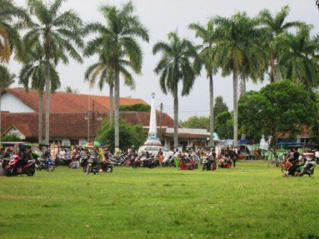 Nyantai di Alun-alun Lama Kota Banyumas, 1. Objek Wisata Terkenal Baturaden di Purwokerto, 2. Tempat Wisata Alam Curug Gede di Purwokerto, 3. Objek Wisata Alam Air Terjun Curug Ceheng di Purwokerto, 4. Tempat Wisata Seru di Baturraden Adventure Forest Purwokerto, 5. Objek Wisata Air hangat belerang di Pancuran 7 di Purwokerto, 6. Tempat Wisata Seru Telaga sunyi di Purwokerto, 7. Objek Wisata Alam Curug Cipendok, 8. Objek Wisata Religi Gua Maria Kaliori di Purwokerto, 9. Wisata Kuliner Mendoan khas Purwokerto, 10. Destinasi Wisata Menantang Mendaki Gunung Slamet, 11. Tempat Wisata Seru Pemandian Kalibacin , 12. Tempat Wisata Keluarga Batur Agung di Purwokerto (Sudah Tutup), 13. Tempat Rekreasi Keluarga Telaga Pucung , 14. Monumen Panglima Besar Jenderal Sudirman , 15. Wahana Rekreasi Dreamland Park Pancasan di Purwokerto, 16. Wahana Permainan Seru Crossworld Paintball, 17. Nyantai di Alun-alun Lama Kota Banyumas, 18. Serunya Liburan di Depo Bay Depo Pelita Purwokerto, 19. Objek Wisata Terbaru Curug Nangga Di Banyumas, 20. Bukit Watu Meja, 21. Museum Bank Rakyat Indonesia, 22. Wisata Bendungan Gerak Serayu, 23. Tempat Wisata Alam Bukit Tranggulasih Purwokerto, 24. Liburan Seru ke Batur Agung Mount of Fun Purwokerto, 25. Wisata Alam Curug Gomblang di Purwokerto, 26. Curug Bayan, 27. Curug Telu, 28. Bukit Bintang Baturaden, 29. Wisata Alam Pancuran 3 Purwokerto, 30. Miniatur Dunia Purwokerto (Small World), 31. Bukit Pandang Munggang, 32. Puncak Dinar, 33. Bukit Gadog, 34. Kebun Bunga Matahari Rempoah, 35. Bukit Agaran, 36. Hutan Pinus Limpakuwus, 37. Curug Pinang, 38. The Forest Island, 39. The Village Purwokerto, 40. Bumi Perkemahan Wana Wisata Baturaden, 41. Taman Kaloka Widya Mandala