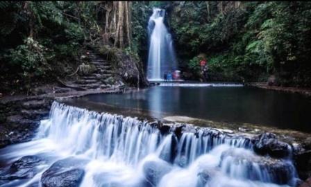 Objek Wisata Air Terjun Curug Putri di Banten, 1. Tempat Wisata Populer Pantai Anyer di Banten, 2. Tempat Wisata Keluarga Pantai Tanjung Lesung di Banten, 3. Objek Wisata Menantang Gunung Krakatau di Banten, 4. Tempat Wisata Seru ke Kampung Baduy di Banten, 5. Destinasi Wisata Pantai Sawarna di Banten, 6. Obyek Wisata Pulau Umang di Banten, 7. Tempat Wisata Menantang Arung Jeram Sungai Ciberang di Banten, 8. Objek Wisata Religi Masjid Agung Banten, 9. Liburan Seru ke Pulau Dua / Pulau Burung di Banten, 10. Tempat Wisata Alam Rawa Dano di Banten, 11. Tempat Wisata Keluarga Pantai Bagedur di Banten, 12. Berwisata ke Danau Tasikardi di Banten, 13. Destinasi Wisata Pulau Sangiang di Banten, 14. Tempat Wisata Paling Terkenal Pantai Carita di Banten, 15. Tempat Wisata Unik Pantai Karang Bolong di Banten, 16. Objek Wisata Taman Nasional Ujung Kulon di Banten, 17. Objek Wisata Pantai Ciputih di Pandeglang Banten, 18. Tempat Wisata Pantai Cihara Lebak Banten, 19. Objek Wisata Pantai dan Pelabuhan Merak di Banten, 20. Tempat Wisata Pantai Karang Taraje di Banten, 21. Objek Wisata Pantai Karangsongsong Cibobos di Banten, 22. Destinasi Wisata Pantai Mabak di Banten, 23. Tujuan Wisata Alam Air Terjun Cihear di Banten, 24. Objek Wisata Air Terjun Gendang di Banten, 25. Objek Wisata Air Terjun Curug Putri di Banten, 26. Objek Wisata Pemandian Air Panas Cisolong di Banten, 27. Wahana Bermain Water World Citra Raya di Tangerang Banten, 28. Wisata Pemandian Cikoromoy di Banten, 29. Destinasi Wisata Pulau Cangkir di Tangerang, 30. Objek Wisata Situ Cipondoh di Tangerang, 31. Liburan Seru ke Marcopolo Water Adventure di Tangerang, 32. Tempat Wisata Keluarga Ocean Park Water Adventure di Tangerang Selatan, 33. Objek Wisata Taman Buaya Tanjung Pasir di Tangerang, 34. Gunung Pinang, 35. Istana Surosowan, 36. Pantai Sambolo, 37. Benteng Speelwijk, 38. Curug Bumi, 39. Hutan Kayu Putih Kragilan, 40. Situ Rawa Arum, 41. Pulau Lima, 42. Monumen Lengkong, 43. CAS Water Park Pandeglang, 44. Kota Kuno Banten, 45. Kandank Jurank Doank, 46. Pulau Peucang, 47. Curug Betung, 48. Pantai Cibeureum, 49. Pantai Marina, 50. Pantai Pasir Putih Florida, 51. Pantai Jambu, 52. Pulau Panaitan, 53. Telaga Biru Cigaru, 54. Tebing Koja Kandang Godzilla, 55. Pantai Tanjung Burung, 56. Museum Benteng Heritage, 57. Dermaga TPI Tanjung Pasir, 58. Masjid Kali Pasir, 59. Keramat Solear, 60. Kelenteng Tjo Soe Kong, 61. Kelenteng Sampo Tay Jin, 62. Kelenteng Boen San Bio, 63. Kelenteng Boen Hay Bio, 64. Jembatan Pelengkung