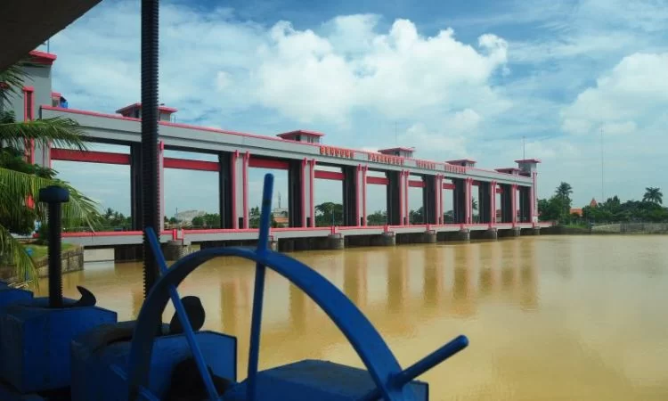 Objek Wisata Bendungan Pintu Air Sepuluh di Tangerang via Okezone, 1. Tempat Wisata Pantai Tanjung Pasir di Tangerang, 2. Tanjung Kait di Tangerang, 3. Wisata Religi Masjid Al-Adzom di Tangerang, 4. Objek Wisata Bendungan Pintu Air Sepuluh di Tangerang, 5. Wisata Seru ke Masjid Pintu Seribu di Tangerang, 6. Destinasi Wisata Pulau Cangkir di Tangerang, 7. Objek Wisata Situ Cipondoh di Tengerang, 8. Liburan Seru ke Marcopolo Water Adventure di Tangerang, 9. Tempat Wisata Keluarga Ocean Park Water Adventure di Tangerang Selatan, 10. Objek Wisata Taman Buaya Tanjung Pasir di Tangerang, 11. Tempat Wisata Alam Hutan Kota BSD di Tangerang, 12. Tempat Wisata Keluarga Water World Citra Raya di Tangerang, 13. Destinasi Wisata Seru ke Kawasan Lippo Karawaci di Tangerang, 14. Tempat Wisata Belanja Kawasan Gading Serpong, 15. Tempat Wisata Kuliner Enak Flavor Bliss Alam Sutera di Tangerang, 16. Objek Wisata Klenteng Boen Tek Bio di Tangerang, 17. Telaga Cisoka, 18. Tebing Koja, 19. Taman Wisata Pulau Situ Gintung, 20. Taman Potret, 21. Citra Raya World of Wonders, 22. Taman Gajah Tunggal, 23. Kandank Jurank Doank, 24. Situ Cihuni, 25. Situ Bulakan, 26. Scientia Square Park, 27. Tanah Tingal, 28. Upside Down World Alam Sutera, 29. Wisata Alam Hutan Kota, 30. Garden Lantern Maze Market, 31. Pasar Lama Tangerang, 32. Taman Prestasi, 33. Taman Kunci Cikokol, 34. Phi Phi Club Greenwich Park, 35. BX Rink, 36. Branchsto Equestrian Park, 37. Benteng Heritage Museum, 38. Amsterdam Waterpark, 39. Sakura Garden AEON Mall, 40. Kampung Bekelir, 41. Taman Bambu, 42. Taman Kota 1 BSD, 43. Kelenteng Sampo Tay Jin, 44. Froggy BSD, 45. BSD Xtreme Park, 46. Fun Park WaterBoom, 47. Taman Menteng Bintaro, 48. Boen Hay Bio Temple, 49. Little Jungle Playground, 50. Klenteng Tjo Soe Kong, 51. Vihara Padumuttara, 52. Keramat Solear, 53. Cisadane, 54. Summarecon Mall Serpong, 55. Danau Tomang, 56. Fun and Fit Qbig, 57. Monumen Lengkong, 58. Flying Deck Cisadane, 59. Taman Pisang, 60. Taman Kunang-Kunang, 61. Taman Pramuka, 62. Batavia Splash Water Adventure, 63. Pulo Saiji Water Adventure