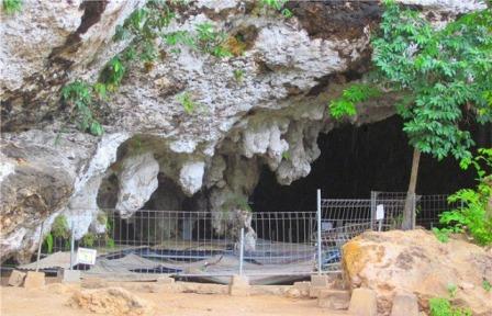 Objek Wisata Goa Song Terus di Pacitan, 1. Pantai Klayar, 2. Pantai Srau, 3. Pantai Watu Karung, 4. Pantai Banyu Tibo , 5. Sungai Maron, 6. Monumen Jendral Sudirman , 7. Banyu Anget Tirto Husodo Hot Spring, 8. Pantai Kasap, 9. Pantai Teleng Ria, 10. Pantai Pidakan, 11. Destinasi Wisata Pantai Soge di Pacitan, 12. Pantai Buyutan, 13. Pantai Karang Bolong, 14. Pantai Seruni Pacitan, 15. Pantai Tawang , 16. Pantai Kaliuluh, 17. Pantai TAMAN Ngadirojo, 18. Pantai Kunir, 19. Goa Gong, 20. Goa Tabuhan, 21. Goa Luweng Jaran , 22. Goa Song Terus, 23. Goa Putri, 24. Pantai Tamperan, 25. Pantai Wawaran, 26. Bukit Pakis – Bukit Bintang, 27. Pantai Langitan, 28. Beiji park pacitan, 28. Sungai Cokel, 29. Sentono Gentong Pacitan, 30. Pantai Pancer Dorr, 31. Alun-Alun Pacitan, 32. Jurug Gringsing  , 33. Pantai Watu Bale, 34. Pantai Pangasan, 35. Pantai Ngandul, 36. Pantai Denombo, 37. Pantai Plumbungan, 38. Pantai TAMAN Ngadirojo Pacitan, 39. Goa Selo Arum, 40. Mandi Angin Pacitan, 41. Masjid Agung Pacitan, 42. Grojogan Dhuwur Pacitan, 43. Curug Sabun, 44. Gerojokan Mbedayu, 45. Tlogo Sono, 46. Pantai anakan, 47. Tempat Wisata Kuliner Terkenal Nasi Tiwul 