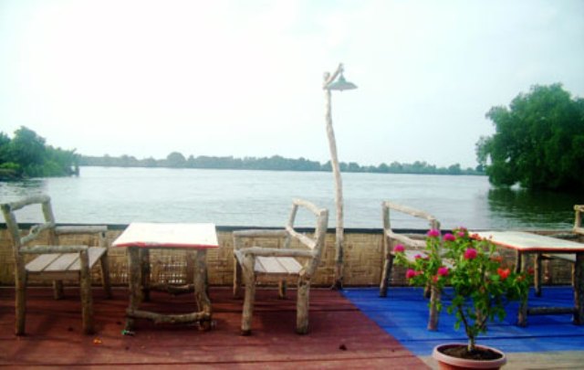 Objek Wisata Danau Siombak di Medan, 1. Danau Linting, 2. Air Terjun Dua Warna, 3. Air Terjun Batu Belah Sibolangit, 4. Gunung Sibayak, 5. Bukit Lawang, 6. Sungai Bukit Lawang, 7. Penangkaran Buaya Asam Kumbang Medan, 8. Istana Maimun Medan, 9. Masjid Raya Medan, 10. Air Terjun Sipiso-piso Tongging, 11. Rahmat Gallery Medan, 12. Liburan Asyik ke Kampung Keling Medan, 13. Menikmati Pesona Keindahan Air Terjun Tangkahan, 14. Mencoba Keseruan Naik Gajah di Tangkahan, 15. Tempat Wisata Seru Danau Lau Kawar, 16. Objek Wisata Menarik Salju Panas Tinggi Raja, 17. Tempat Wisata Anak Mickey Holiday Berastagi, 18. Taman Alam Lumbini Tempat Wisata di Lereng Gunung, 19. Liburan ke Maha Vihara Adhi Maitreya, 20. Wisata Sejarah Museum Sumatera Utara, 21. Objek Wisata Danau Siombak di Medan, 22. Tempat Wisata Kuliner Merdeka Walk di Medan, 23. Kebun Binatang Medan (Medan Zoo), 24. Tempat Wisata Keluarga Mora Indah di Medan, 25. Tempat Liburan Hairos Water Park Medan, 26. Taman Sri Deli, 27. Museum Situs Kota Cina, 28. Museum Militer Bukit Barisan, 29. The Le Hu Garden Medan, 30. Vihara Gunung Timur, 31. Pasar Belawan, 32. Kuil Shri Mariamman, 33. Gedung London Sumatera ( Losum ), 34. Kesawan Square, 35. Balai Kota Lama, 36. Masjid Al-Osmani, 37. Wonders Water World, 38. Gereja Lama Medan, 39. Kantor Pos Medan, 40. Tjong A Fie Mansion, 41. Graham Santa Maria Velangkanni