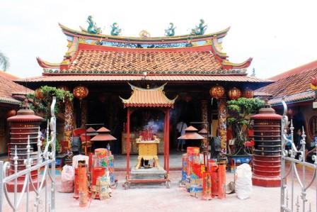Objek Wisata Klenteng Boen Tek Bio di Tangerang, 1. Tempat Wisata Pantai Tanjung Pasir di Tangerang, 2. Tanjung Kait di Tangerang, 3. Wisata Religi Masjid Al-Adzom di Tangerang, 4. Objek Wisata Bendungan Pintu Air Sepuluh di Tangerang, 5. Wisata Seru ke Masjid Pintu Seribu di Tangerang, 6. Destinasi Wisata Pulau Cangkir di Tangerang, 7. Objek Wisata Situ Cipondoh di Tengerang, 8. Liburan Seru ke Marcopolo Water Adventure di Tangerang, 9. Tempat Wisata Keluarga Ocean Park Water Adventure di Tangerang Selatan, 10. Objek Wisata Taman Buaya Tanjung Pasir di Tangerang, 11. Tempat Wisata Alam Hutan Kota BSD di Tangerang, 12. Tempat Wisata Keluarga Water World Citra Raya di Tangerang, 13. Destinasi Wisata Seru ke Kawasan Lippo Karawaci di Tangerang, 14. Tempat Wisata Belanja Kawasan Gading Serpong, 15. Tempat Wisata Kuliner Enak Flavor Bliss Alam Sutera di Tangerang, 16. Objek Wisata Klenteng Boen Tek Bio di Tangerang, 17. Telaga Cisoka, 18. Tebing Koja, 19. Taman Wisata Pulau Situ Gintung, 20. Taman Potret, 21. Citra Raya World of Wonders, 22. Taman Gajah Tunggal, 23. Kandank Jurank Doank, 24. Situ Cihuni, 25. Situ Bulakan, 26. Scientia Square Park, 27. Tanah Tingal, 28. Upside Down World Alam Sutera, 29. Wisata Alam Hutan Kota, 30. Garden Lantern Maze Market, 31. Pasar Lama Tangerang, 32. Taman Prestasi, 33. Taman Kunci Cikokol, 34. Phi Phi Club Greenwich Park, 35. BX Rink, 36. Branchsto Equestrian Park, 37. Benteng Heritage Museum, 38. Amsterdam Waterpark, 39. Sakura Garden AEON Mall, 40. Kampung Bekelir, 41. Taman Bambu, 42. Taman Kota 1 BSD, 43. Kelenteng Sampo Tay Jin, 44. Froggy BSD, 45. BSD Xtreme Park, 46. Fun Park WaterBoom, 47. Taman Menteng Bintaro, 48. Boen Hay Bio Temple, 49. Little Jungle Playground, 50. Klenteng Tjo Soe Kong, 51. Vihara Padumuttara, 52. Keramat Solear, 53. Cisadane, 54. Summarecon Mall Serpong, 55. Danau Tomang, 56. Fun and Fit Qbig, 57. Monumen Lengkong, 58. Flying Deck Cisadane, 59. Taman Pisang, 60. Taman Kunang-Kunang, 61. Taman Pramuka, 62. Batavia Splash Water Adventure, 63. Pulo Saiji Water Adventure
