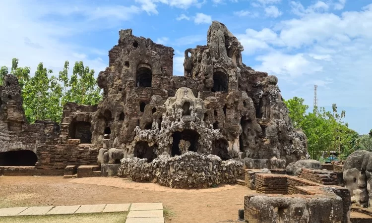 Objek Wisata Sejarah Taman Sari Gua Sunyaragi di Cirebon via Google Mpas @Sita, 1. Wisata Sejarah Keraton Kasepuhan di Cirebon, 2. Objek Wisata Keraton Kanoman di Cirebon, 3. Wahana Bermain Apita Waterboom, 4. Objek Wisata Sejarah Taman Sari Gua Sunyaragi di Cirebon, 5. Destinasi Wisata Banyu Panas Palimanan di Cirebon, 6. Wisata Religi Masjid Agung Sang Cipta Rasa Cirebon, 7. Wisata Belanja Terkenal Batik Trusmi Cirebon, 8. Wahana Bermain Waterboom siwalk di Cirebon, 9. Wahana Liburan Seru Outbound Siwalk di Cirebon, 10. Objek Wisata Danau Setu Patok di Cirebon, 11. Destinasi Wisata Wanawisata Ciwaringin di Cirebon, 12. Desa Wisata Cikalahang Cirebon, 13. Objek Wisata Situ Sedong di Cirebon, 14. Wahana Bermain Taman Ade Irma Suryani (Waterland) di Cirebon, 15. Wisata Kuliner Enak Nasi Jamblang Khas Cirebon, 16. Wisata Kuliner Empal gentong Khas Cirebon, 17. Tempat Romantis di Bukit Gronggong, 18. Objek Wisata Telaga Remis , 19. Ziarah ke Makam Sunan Gunung jati Cirebon, 20. Objek Wisata Pantai Kejawanan di Cirebon, 21. Pantai Baro Gebang, 22. Telaga Nilam, 23. Kolam Renang Hegar, 24. Kolam Renang Zam-Zam, 25. Water Park Ciperna, 26. Alun-alun Kejaksaan, 27. Batu Lawang, 28. Bukit Plangon, 29. Masjid Merah, 30. Jempol Waterboom, 31. Vihara Dewi Welas Asih, 32. Gedung BAT, 33. Wisata Kura Kura Belawa, 34. Masjid Raya At-Taqwa, 35. Keraton Kacirebonan, 36. Klenteng Hok Keng Tong, 37. Hutan Mangrove Kasih Sayang, 38. Pemandian Cibulan, 39. Tirtamas Gemilang, 40. Catherine Surya, 41. Grage City