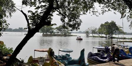 Objek Wisata Situ Cipondoh di Tengerang, 1. Pantai Ancol, 2. Wisata Alam Angke Kapuk, 3. Kebun Raya Bogor, 4. Taman Safari Indonesia, 5. Taman Wisata Wiladatika, 6. Kampung 99 Pepohonan, 7. Situ Cipondoh, 8. Bendungan Pintu Air Sepuluh, 9. Waterboom Lippo Cikarang, 10. Rumah Pohon Bekasi, 11. Pulau Tidung, 12. Kebun Binatang Ragunan, 13. Puncak Pass, 14. Pantai Muara Beting, 15. Danau Cibeureum, 1. Agrowisata Gunung Mas, 2. Warso Farm, 3. Agrowisata Pasir Mukti, 4. Agrowisata Kuntum Nurseries, 5. Sweetberry Agrowisata Puncak, 6. Wisata Edukasi Agro Sentul, 7. D’Kandang Farm, 8. Taman Agro Cilangkap, 9. Cibubur Garden Diary (Cibugary), 10. Agrowisata Belimbing Dewa