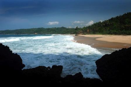 Objek Wisata Pantai Kunir di Pacitan, 1. Pantai Klayar, 2. Pantai Srau, 3. Pantai Watu Karung, 4. Pantai Banyu Tibo , 5. Sungai Maron, 6. Monumen Jendral Sudirman , 7. Banyu Anget Tirto Husodo Hot Spring, 8. Pantai Kasap, 9. Pantai Teleng Ria, 10. Pantai Pidakan, 11. Destinasi Wisata Pantai Soge di Pacitan, 12. Pantai Buyutan, 13. Pantai Karang Bolong, 14. Pantai Seruni Pacitan, 15. Pantai Tawang , 16. Pantai Kaliuluh, 17. Pantai TAMAN Ngadirojo, 18. Pantai Kunir, 19. Goa Gong, 20. Goa Tabuhan, 21. Goa Luweng Jaran , 22. Goa Song Terus, 23. Goa Putri, 24. Pantai Tamperan, 25. Pantai Wawaran, 26. Bukit Pakis – Bukit Bintang, 27. Pantai Langitan, 28. Beiji park pacitan, 28. Sungai Cokel, 29. Sentono Gentong Pacitan, 30. Pantai Pancer Dorr, 31. Alun-Alun Pacitan, 32. Jurug Gringsing  , 33. Pantai Watu Bale, 34. Pantai Pangasan, 35. Pantai Ngandul, 36. Pantai Denombo, 37. Pantai Plumbungan, 38. Pantai TAMAN Ngadirojo Pacitan, 39. Goa Selo Arum, 40. Mandi Angin Pacitan, 41. Masjid Agung Pacitan, 42. Grojogan Dhuwur Pacitan, 43. Curug Sabun, 44. Gerojokan Mbedayu, 45. Tlogo Sono, 46. Pantai anakan, 47. Tempat Wisata Kuliner Terkenal Nasi Tiwul 