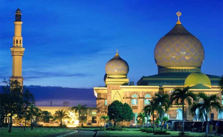 Objek Wisata Religi Masjid Agung An Nur di Pekanbaru, 1. Objek Wisata Keluarga Riau Fantasi , 2. Tempat Rekreasi Kebun Binatang Sang Kulim , 3. Destinasi Wisata Danau Buatan Lembah Sari , 4. Objek Wisata Taman Rekreasi Alam Mayang di Pekanbaru, 5. Tempat Wisata Seru Istana Siak Sri Indrapura , 6. Objek Wisata Religi Masjid Agung An Nur di Pekanbaru, 7. Tempat Wisata Edukasi Perpustakaan Soeman H.S di Pekanbaru, 8. Wisata Sejarah di Masjid Senapelan Pekanbaru, 9. Tempat Wisata Belanja Pasar Bawah di Pekanbaru, 10. Wisata Belanja Oleh-oleh Dekranasda di Pekanbaru, 11. Objek Wisata Sejarah Museum Sang Nila Utama , 12. Tempat Wisata Alam Air Terjun Aek Martua, 13. Liburan Seru ke Anjungan Seni Idrus Tintin di Pekanbaru, 14. Objek Wisata Alam Air Terjun Guruh Gemurai di Pekanbaru, 15. Destinasi Wisata Desa Okura di Pekanbaru, 16. Liburan ke Taman Hutan Raya Sultan Syarif Kasim, 17. Objek Wisata Seru Sungai Kampar, 18. Tempat Wisata Kuliner Sup Tunjang Tribuana di Pekanbaru, 19. Tempat Makan yang Enak RM Baung, 20. Air Terjun Batu Dinding , 21. Taman Putri Kaca Mayang, 22. Wisata Budaya di Balai Adat Riau, 23. Menikmati Kopi di Kedai Kopi Kawasan Hang Tuah, 24. Air Terjun Batang Kapas, 25. Rainbow Hills Rumbai, 26. Bukit Kapur Air Hitam, 27. Hutan Kota Pekanbaru, 28. Danau Bandar Kayangan, 29. Citraland Waterpark, 30. Kuantan Regency Waterpark, 31. Taman Wisata Alam Mayang, 32. Agrowisata Tenayan Raya, 33. Taman Kota Pekanbaru, 34. Arboretum Universitas Riau, 35. Trans Studio Mini Pekanbaru, 36. Kawah Biru, 37. Teluk Jering, 38. Candi Muara Takus