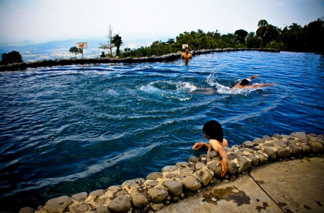 Objek Wisata Umbul Sidomukti di Semarang dekat Salatiga - 10 Tempat Wisata di Ketinggian Semarang Hits &amp; Instagramable, 1. Bukit Diponegoro Semarang, 2. Air Terjun Kembar, 3. Gunung Kelir, 4. Goa Jepang Promasan, 5. Kebun Teh Medini, 6. Gunung Telomoyo, 7. Rumah Pohon Kali Kulon, 8. Bantir Hills Semarang, 9. Umbul Sidomukti, 10. Candi Gedong Songo