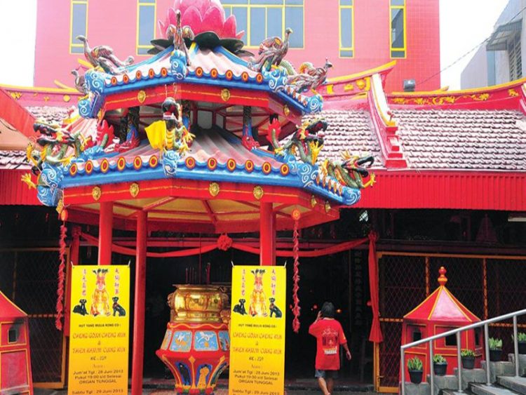 Objek Wisata Vihara Dharma Jaya di Bekasi, 1. Taman Buaya Indonesia Jaya , 2. Waterboom Lippo Cikarang, 3.Gedung Juang 45, 4. Saung Ranggon, 5. Danau Cibeureum, 6. Klenteng Hok Lay Kiong, 7. Vihara Dharma Jaya, 8. Pura Agung Tirta Bhuana , 9. Masjid Jami Al – Hidayah, 10. Pantai Muara Gembong, 11. Pantai Muara Beting, 12. Pantai Muara Bendera, 13.Pantai Mekar, 14. Rumah Pohon, 15. Hutan Kota Bekasi, 16. Danau Marakas, 17. Bumi Perkemahan Karang Kitri, 18. Taman Kemang Pratama, 19. Restoran Kartini Cikarang , 20. Saung Wulan, 21. Taman Alun-alun Kota Bekasi, 22. Kolam Renang Taman Harapan Baru (THB), 23. Kolam Renang Bintang Sport Center, 24. Sport Club Harapan Indah, 25. Kolam Renang Galaxy Tirta Mas, 26. Venetian Water Carnaval, 27. Columbus Waterpark, 28. Go! Wet Waterpark, 29. Curug Parigi, 30. Transera Waterpark, 31. Snow World International Revo Town, 32. Situ Gede Bekasi, 33. Sirkus Waterplay, 34. Rainbow Garden, 35. Fun Park Waterboom Bekasi, 36. Danau Duta Harapan, 37. Taman Hijau Pekayon, 38. Taman Gigi, 39. Hutan Kota Patriot Bina Bangsa, 40. Taman Jatiasih, 41. Islamic Center Bekasi, 42. Stadion Patriot Candrabaga, 43. Wisata Bumi Restu, 44. Penguin Waterpark, 45. Grand Splash Waterpark, 47. Camping Ground Kalam Kopen, 48. Tugu Skatepark, 49. Kolam Renang Green Park, 50. Kolam Renang Persada Kemala, 51. Danau Elysum, 52. Jembatan Magnetica, 53. Piramida Terbalik Summarecon Bekasi, 54. Situ Rawa Binong, 55. Stadion Wibawa Mukti, 56. Taman Sehati, 57. Jababeka Botanical Garden, 58. Puri Nirwana Waterpark, 59. Megati Waterpark