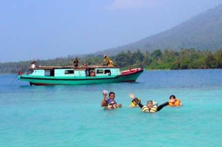 Obyek Wisata Pulau Umang di Banten, 1. Tempat Wisata Populer Pantai Anyer di Banten, 2. Tempat Wisata Keluarga Pantai Tanjung Lesung di Banten, 3. Objek Wisata Menantang Gunung Krakatau di Banten, 4. Tempat Wisata Seru ke Kampung Baduy di Banten, 5. Destinasi Wisata Pantai Sawarna di Banten, 6. Obyek Wisata Pulau Umang di Banten, 7. Tempat Wisata Menantang Arung Jeram Sungai Ciberang di Banten, 8. Objek Wisata Religi Masjid Agung Banten, 9. Liburan Seru ke Pulau Dua / Pulau Burung di Banten, 10. Tempat Wisata Alam Rawa Dano di Banten, 11. Tempat Wisata Keluarga Pantai Bagedur di Banten, 12. Berwisata ke Danau Tasikardi di Banten, 13. Destinasi Wisata Pulau Sangiang di Banten, 14. Tempat Wisata Paling Terkenal Pantai Carita di Banten, 15. Tempat Wisata Unik Pantai Karang Bolong di Banten, 16. Objek Wisata Taman Nasional Ujung Kulon di Banten, 17. Objek Wisata Pantai Ciputih di Pandeglang Banten, 18. Tempat Wisata Pantai Cihara Lebak Banten, 19. Objek Wisata Pantai dan Pelabuhan Merak di Banten, 20. Tempat Wisata Pantai Karang Taraje di Banten, 21. Objek Wisata Pantai Karangsongsong Cibobos di Banten, 22. Destinasi Wisata Pantai Mabak di Banten, 23. Tujuan Wisata Alam Air Terjun Cihear di Banten, 24. Objek Wisata Air Terjun Gendang di Banten, 25. Objek Wisata Air Terjun Curug Putri di Banten, 26. Objek Wisata Pemandian Air Panas Cisolong di Banten, 27. Wahana Bermain Water World Citra Raya di Tangerang Banten, 28. Wisata Pemandian Cikoromoy di Banten, 29. Destinasi Wisata Pulau Cangkir di Tangerang, 30. Objek Wisata Situ Cipondoh di Tangerang, 31. Liburan Seru ke Marcopolo Water Adventure di Tangerang, 32. Tempat Wisata Keluarga Ocean Park Water Adventure di Tangerang Selatan, 33. Objek Wisata Taman Buaya Tanjung Pasir di Tangerang, 34. Gunung Pinang, 35. Istana Surosowan, 36. Pantai Sambolo, 37. Benteng Speelwijk, 38. Curug Bumi, 39. Hutan Kayu Putih Kragilan, 40. Situ Rawa Arum, 41. Pulau Lima, 42. Monumen Lengkong, 43. CAS Water Park Pandeglang, 44. Kota Kuno Banten, 45. Kandank Jurank Doank, 46. Pulau Peucang, 47. Curug Betung, 48. Pantai Cibeureum, 49. Pantai Marina, 50. Pantai Pasir Putih Florida, 51. Pantai Jambu, 52. Pulau Panaitan, 53. Telaga Biru Cigaru, 54. Tebing Koja Kandang Godzilla, 55. Pantai Tanjung Burung, 56. Museum Benteng Heritage, 57. Dermaga TPI Tanjung Pasir, 58. Masjid Kali Pasir, 59. Keramat Solear, 60. Kelenteng Tjo Soe Kong, 61. Kelenteng Sampo Tay Jin, 62. Kelenteng Boen San Bio, 63. Kelenteng Boen Hay Bio, 64. Jembatan Pelengkung
