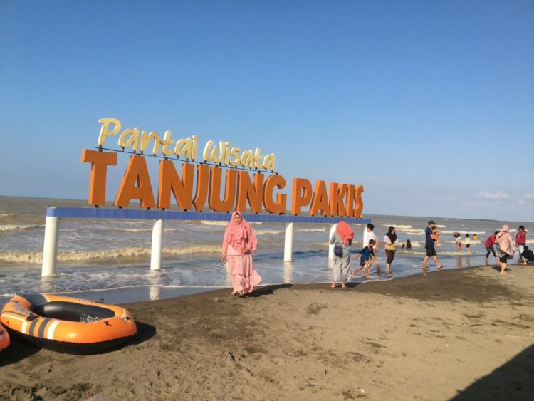 Pantai Tanjung Pakis Karawang via Gmap bardiens, 1. Objek Wisata Pantai Tanjung Baru di Karawang, 2. Pantai Tanjung Pakis Karawang, 3. Destinasi Wisata Pantai Samudera Baru di Karawang, 4. Objek Wisata Alam Curug Bandung di Karawang, 5. Tempat Liburan Asyik di Danau Cipule Karawang, 6. Tempat Wisata Seru di Karawang – Curug Cigentis, 7. Vihara Shia Jin Ku Po di Karawang, 8. Tempat Wisata Sejarah Situs Candi Jiwa di Karawang, 9. Wisata Curug Cikarapyak di Karawang, 10. Objek Wisata Alam Curug Cipanundaan di Karawang, 11. Liburan ke Curug Cikoleangkak di Karawang, 12. Tempat Liburan Menarik Danau Kalimati di Karawang, 13. Liburan ke Situ Kamojing di Karawang, 14. Objek Wisata Green Canyon di Karawang, 15. Waterboom Kampung Wisata Curug Cigentis di Karawang, 16. Wisata Sejarah Monumen Rawagede di Karawang, 17. Tempat Wisata Kuliner Soto Gempol di Karawang, 18. Tempat Makan Enak Gabus Pucung Warung Mandiri di Karawang, 19. Wisata Kuliner Lezat Tahu Bumbu Sari Rasa di Karawang, 20. Tempat Kuliner Enak Soto Tangkar Mang Nean di Karawang, 21. Makanan Khas Karawang Kue Gonjing, 22. Wisata Sejarah Monumen Kebulatan Tekad Rengasdengklok, 23. Tempat Wisata Belanja Mall Karawang Central Plaza, 24. Tempat Liburan Keluarga Taruma Leisure Water Park di Karawang, 25. Tempat Liburan Seru Wonderland Adventure Water Park , 26. Mampir di Sentra Kerajinan Boneka Cikampek Karawang, 27. Wisata Keluarga Bendungan Walahar di Karawang, 28. Menikmati Indahnya Panorama Indah Bukit Sempur, 29. Mendaki Gunung Sanggabuana , 30. Wisata Belanja Pasar Baru Karawang, 31. Liburan Seru ke Situ Cibayat, 32. Pemancingan JAKA Tirta Mulya, 33. Wisata Sejarah ke Candi Blandongan, 34. Liburan Seru ke Kelenteng Sian Jin Ku Po Karawang