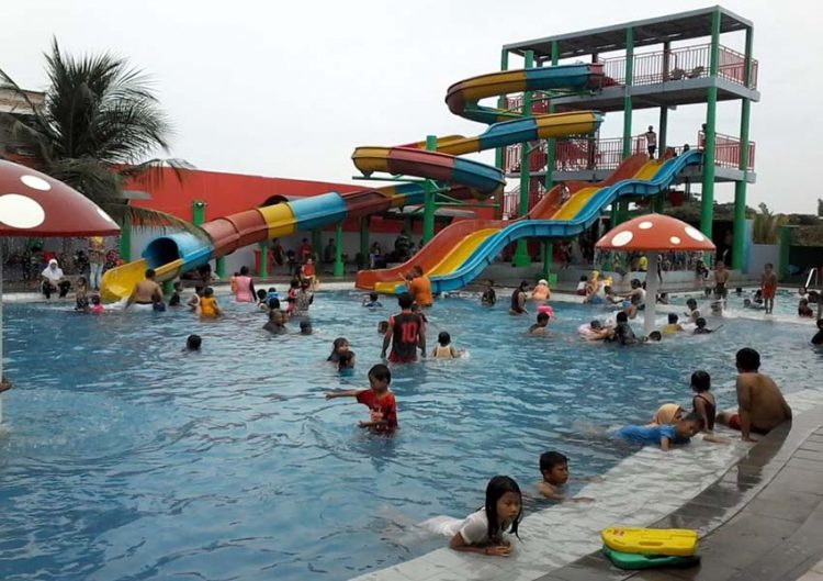 Penguin Waterpark, 1. Taman Buaya Indonesia Jaya , 2. Waterboom Lippo Cikarang, 3.Gedung Juang 45, 4. Saung Ranggon, 5. Danau Cibeureum, 6. Klenteng Hok Lay Kiong, 7. Vihara Dharma Jaya, 8. Pura Agung Tirta Bhuana , 9. Masjid Jami Al – Hidayah, 10. Pantai Muara Gembong, 11. Pantai Muara Beting, 12. Pantai Muara Bendera, 13.Pantai Mekar, 14. Rumah Pohon, 15. Hutan Kota Bekasi, 16. Danau Marakas, 17. Bumi Perkemahan Karang Kitri, 18. Taman Kemang Pratama, 19. Restoran Kartini Cikarang , 20. Saung Wulan, 21. Taman Alun-alun Kota Bekasi, 22. Kolam Renang Taman Harapan Baru (THB), 23. Kolam Renang Bintang Sport Center, 24. Sport Club Harapan Indah, 25. Kolam Renang Galaxy Tirta Mas, 26. Venetian Water Carnaval, 27. Columbus Waterpark, 28. Go! Wet Waterpark, 29. Curug Parigi, 30. Transera Waterpark, 31. Snow World International Revo Town, 32. Situ Gede Bekasi, 33. Sirkus Waterplay, 34. Rainbow Garden, 35. Fun Park Waterboom Bekasi, 36. Danau Duta Harapan, 37. Taman Hijau Pekayon, 38. Taman Gigi, 39. Hutan Kota Patriot Bina Bangsa, 40. Taman Jatiasih, 41. Islamic Center Bekasi, 42. Stadion Patriot Candrabaga, 43. Wisata Bumi Restu, 44. Penguin Waterpark, 45. Grand Splash Waterpark, 47. Camping Ground Kalam Kopen, 48. Tugu Skatepark, 49. Kolam Renang Green Park, 50. Kolam Renang Persada Kemala, 51. Danau Elysum, 52. Jembatan Magnetica, 53. Piramida Terbalik Summarecon Bekasi, 54. Situ Rawa Binong, 55. Stadion Wibawa Mukti, 56. Taman Sehati, 57. Jababeka Botanical Garden, 58. Puri Nirwana Waterpark, 59. Megati Waterpark