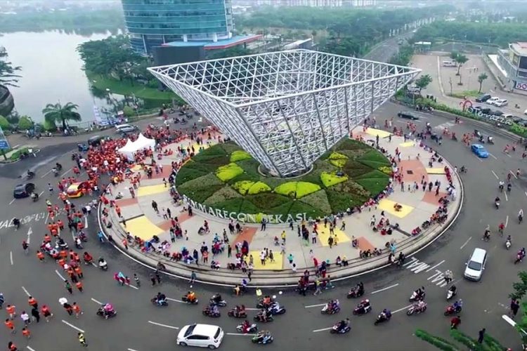 Piramida Terbalik Summarecon Bekasi, 1. Taman Buaya Indonesia Jaya , 2. Waterboom Lippo Cikarang, 3.Gedung Juang 45, 4. Saung Ranggon, 5. Danau Cibeureum, 6. Klenteng Hok Lay Kiong, 7. Vihara Dharma Jaya, 8. Pura Agung Tirta Bhuana , 9. Masjid Jami Al – Hidayah, 10. Pantai Muara Gembong, 11. Pantai Muara Beting, 12. Pantai Muara Bendera, 13.Pantai Mekar, 14. Rumah Pohon, 15. Hutan Kota Bekasi, 16. Danau Marakas, 17. Bumi Perkemahan Karang Kitri, 18. Taman Kemang Pratama, 19. Restoran Kartini Cikarang , 20. Saung Wulan, 21. Taman Alun-alun Kota Bekasi, 22. Kolam Renang Taman Harapan Baru (THB), 23. Kolam Renang Bintang Sport Center, 24. Sport Club Harapan Indah, 25. Kolam Renang Galaxy Tirta Mas, 26. Venetian Water Carnaval, 27. Columbus Waterpark, 28. Go! Wet Waterpark, 29. Curug Parigi, 30. Transera Waterpark, 31. Snow World International Revo Town, 32. Situ Gede Bekasi, 33. Sirkus Waterplay, 34. Rainbow Garden, 35. Fun Park Waterboom Bekasi, 36. Danau Duta Harapan, 37. Taman Hijau Pekayon, 38. Taman Gigi, 39. Hutan Kota Patriot Bina Bangsa, 40. Taman Jatiasih, 41. Islamic Center Bekasi, 42. Stadion Patriot Candrabaga, 43. Wisata Bumi Restu, 44. Penguin Waterpark, 45. Grand Splash Waterpark, 47. Camping Ground Kalam Kopen, 48. Tugu Skatepark, 49. Kolam Renang Green Park, 50. Kolam Renang Persada Kemala, 51. Danau Elysum, 52. Jembatan Magnetica, 53. Piramida Terbalik Summarecon Bekasi, 54. Situ Rawa Binong, 55. Stadion Wibawa Mukti, 56. Taman Sehati, 57. Jababeka Botanical Garden, 58. Puri Nirwana Waterpark, 59. Megati Waterpark