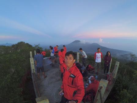 Sensasi Menaklukan Gunung Mahawu - tempat wisata di Manado