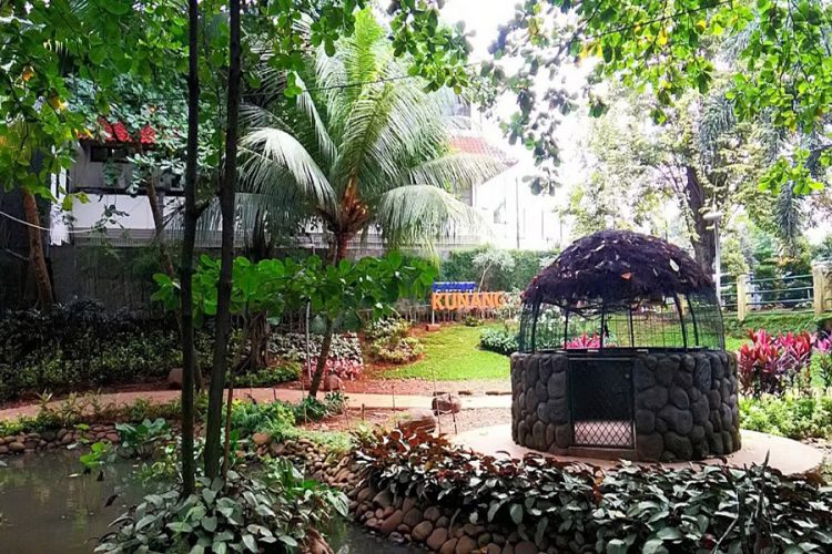 Taman Kunang-Kunang, 1. Tempat Wisata Pantai Tanjung Pasir di Tangerang, 2. Tanjung Kait di Tangerang, 3. Wisata Religi Masjid Al-Adzom di Tangerang, 4. Objek Wisata Bendungan Pintu Air Sepuluh di Tangerang, 5. Wisata Seru ke Masjid Pintu Seribu di Tangerang, 6. Destinasi Wisata Pulau Cangkir di Tangerang, 7. Objek Wisata Situ Cipondoh di Tengerang, 8. Liburan Seru ke Marcopolo Water Adventure di Tangerang, 9. Tempat Wisata Keluarga Ocean Park Water Adventure di Tangerang Selatan, 10. Objek Wisata Taman Buaya Tanjung Pasir di Tangerang, 11. Tempat Wisata Alam Hutan Kota BSD di Tangerang, 12. Tempat Wisata Keluarga Water World Citra Raya di Tangerang, 13. Destinasi Wisata Seru ke Kawasan Lippo Karawaci di Tangerang, 14. Tempat Wisata Belanja Kawasan Gading Serpong, 15. Tempat Wisata Kuliner Enak Flavor Bliss Alam Sutera di Tangerang, 16. Objek Wisata Klenteng Boen Tek Bio di Tangerang, 17. Telaga Cisoka, 18. Tebing Koja, 19. Taman Wisata Pulau Situ Gintung, 20. Taman Potret, 21. Citra Raya World of Wonders, 22. Taman Gajah Tunggal, 23. Kandank Jurank Doank, 24. Situ Cihuni, 25. Situ Bulakan, 26. Scientia Square Park, 27. Tanah Tingal, 28. Upside Down World Alam Sutera, 29. Wisata Alam Hutan Kota, 30. Garden Lantern Maze Market, 31. Pasar Lama Tangerang, 32. Taman Prestasi, 33. Taman Kunci Cikokol, 34. Phi Phi Club Greenwich Park, 35. BX Rink, 36. Branchsto Equestrian Park, 37. Benteng Heritage Museum, 38. Amsterdam Waterpark, 39. Sakura Garden AEON Mall, 40. Kampung Bekelir, 41. Taman Bambu, 42. Taman Kota 1 BSD, 43. Kelenteng Sampo Tay Jin, 44. Froggy BSD, 45. BSD Xtreme Park, 46. Fun Park WaterBoom, 47. Taman Menteng Bintaro, 48. Boen Hay Bio Temple, 49. Little Jungle Playground, 50. Klenteng Tjo Soe Kong, 51. Vihara Padumuttara, 52. Keramat Solear, 53. Cisadane, 54. Summarecon Mall Serpong, 55. Danau Tomang, 56. Fun and Fit Qbig, 57. Monumen Lengkong, 58. Flying Deck Cisadane, 59. Taman Pisang, 60. Taman Kunang-Kunang, 61. Taman Pramuka, 62. Batavia Splash Water Adventure, 63. Pulo Saiji Water Adventure