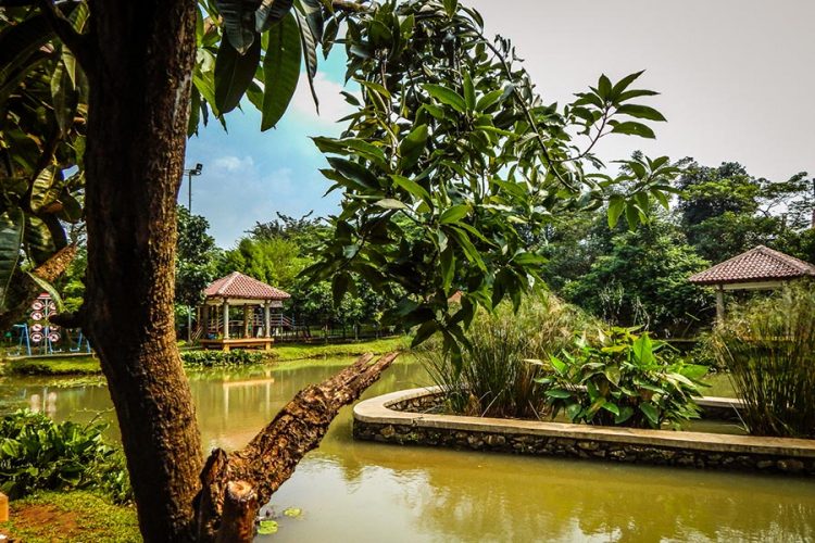 Taman Lembah Gurame, 1. Tempat Wisata Alam Kampung 99 Pepohonan di Depok, 2. Tempat Wisata Religi Masjid kubah emas di Depok, 3. Taman Wisata Keluarga Pasir Putih Depok, 4. Objek Wisata Anak dan Keluarga Godong Ijo Depok, 5. Tempat Wisata Seru Fantasi Water Park di Depok, 6. Kolam Renang / Water Park Ceria Depok, 7. Kolam Renang Tirta Sari Depok Timur, 8. Wahana Liburan Seru Kolam Renang Paragon Depok, 9. Bermain ke Kolam Renang Gema Pesona Depok, 10. Objek Wisata Seru Pondok Zidane Depok, 11. Tempat Wisata Taman Bunga Wiladatika Depok, 12. Liburan Asyik ke Agrowisata Belimbing Dewa Depok, 13. Liburan ke Hutan Kota Depok, 14. Tempat Wisata Studio Alam TVRI Depok, 15. Liburan Seru ke D’Kandang Amazing Farm Depok, 16. Liburan ke Setu Pengasinan Depok, 17. Depok Plaza, 18. Detos/Depok Town Square | Pusat belanja, 19. Cagar Alam Kota Depok, 20. Situ Besar depok (Situ lio), 21. Situ Cilangkap, 22. Situ Citayam Kota Depok, 23. Liburan Seru ke Situ Pladen Beji, 24. Liburan ke Situ Asih Pulo Pancoran Emas Depok, 25. Wisata Sambil Olahraga di Pacuan Kuda Tapos, 26. Liburan Menantang Arung Jeram di Sungai Ciliwung, 27. Rumah Kabeda, 28. Telaga Arwana, 29. Kampung 3D Depok, 30. Taman Wisata Herbal Insani, 31. Taman Pemuda Pratama, 32. Sukatani Park, 33. Taman Wisata Permata Buana, 34. Taman Merdeka, 35. Hutan Kota UI, 36. Danau Kenanga UI, 37. Rumah Keramik F Widayanto, 38. Saung Talaga, 39. Taman Mekarsari Depok, 40. Kolam Renang Griya Tugu Asri, 41. Setu Bojongsari, 42. Setu Cilodong, 43. Situ Jatijajar, 44. Situ Rawa Besar, 45. Green Lake View Waterpark, 46. Arina Waterpark, 47. Taman Lembah Mawar, 48. Taman Lembah Gurame