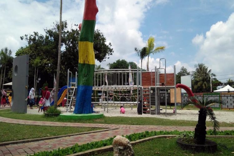 Taman Pemuda Pratama, 1. Tempat Wisata Alam Kampung 99 Pepohonan di Depok, 2. Tempat Wisata Religi Masjid kubah emas di Depok, 3. Taman Wisata Keluarga Pasir Putih Depok, 4. Objek Wisata Anak dan Keluarga Godong Ijo Depok, 5. Tempat Wisata Seru Fantasi Water Park di Depok, 6. Kolam Renang / Water Park Ceria Depok, 7. Kolam Renang Tirta Sari Depok Timur, 8. Wahana Liburan Seru Kolam Renang Paragon Depok, 9. Bermain ke Kolam Renang Gema Pesona Depok, 10. Objek Wisata Seru Pondok Zidane Depok, 11. Tempat Wisata Taman Bunga Wiladatika Depok, 12. Liburan Asyik ke Agrowisata Belimbing Dewa Depok, 13. Liburan ke Hutan Kota Depok, 14. Tempat Wisata Studio Alam TVRI Depok, 15. Liburan Seru ke D’Kandang Amazing Farm Depok, 16. Liburan ke Setu Pengasinan Depok, 17. Depok Plaza, 18. Detos/Depok Town Square | Pusat belanja, 19. Cagar Alam Kota Depok, 20. Situ Besar depok (Situ lio), 21. Situ Cilangkap, 22. Situ Citayam Kota Depok, 23. Liburan Seru ke Situ Pladen Beji, 24. Liburan ke Situ Asih Pulo Pancoran Emas Depok, 25. Wisata Sambil Olahraga di Pacuan Kuda Tapos, 26. Liburan Menantang Arung Jeram di Sungai Ciliwung, 27. Rumah Kabeda, 28. Telaga Arwana, 29. Kampung 3D Depok, 30. Taman Wisata Herbal Insani, 31. Taman Pemuda Pratama, 32. Sukatani Park, 33. Taman Wisata Permata Buana, 34. Taman Merdeka, 35. Hutan Kota UI, 36. Danau Kenanga UI, 37. Rumah Keramik F Widayanto, 38. Saung Talaga, 39. Taman Mekarsari Depok, 40. Kolam Renang Griya Tugu Asri, 41. Setu Bojongsari, 42. Setu Cilodong, 43. Situ Jatijajar, 44. Situ Rawa Besar, 45. Green Lake View Waterpark, 46. Arina Waterpark, 47. Taman Lembah Mawar, 48. Taman Lembah Gurame