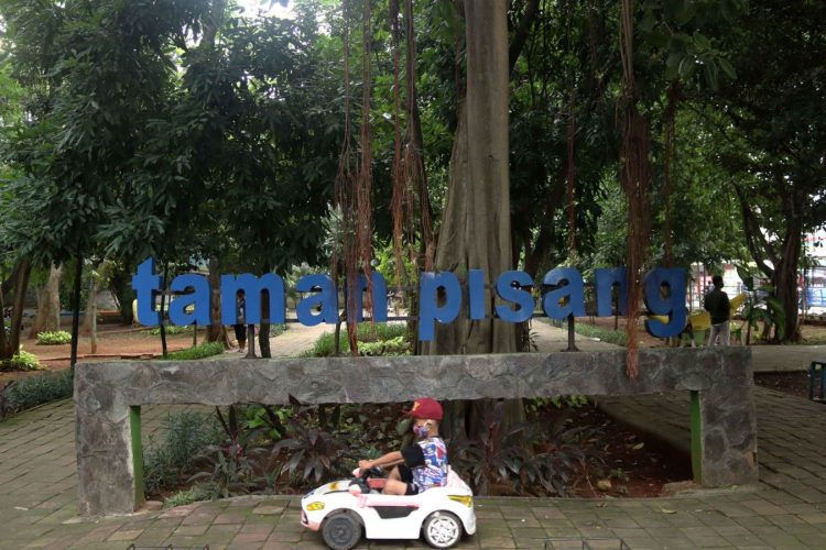 Taman Pisang Foto Rahman Puji, 1. Tempat Wisata Pantai Tanjung Pasir di Tangerang, 2. Tanjung Kait di Tangerang, 3. Wisata Religi Masjid Al-Adzom di Tangerang, 4. Objek Wisata Bendungan Pintu Air Sepuluh di Tangerang, 5. Wisata Seru ke Masjid Pintu Seribu di Tangerang, 6. Destinasi Wisata Pulau Cangkir di Tangerang, 7. Objek Wisata Situ Cipondoh di Tengerang, 8. Liburan Seru ke Marcopolo Water Adventure di Tangerang, 9. Tempat Wisata Keluarga Ocean Park Water Adventure di Tangerang Selatan, 10. Objek Wisata Taman Buaya Tanjung Pasir di Tangerang, 11. Tempat Wisata Alam Hutan Kota BSD di Tangerang, 12. Tempat Wisata Keluarga Water World Citra Raya di Tangerang, 13. Destinasi Wisata Seru ke Kawasan Lippo Karawaci di Tangerang, 14. Tempat Wisata Belanja Kawasan Gading Serpong, 15. Tempat Wisata Kuliner Enak Flavor Bliss Alam Sutera di Tangerang, 16. Objek Wisata Klenteng Boen Tek Bio di Tangerang, 17. Telaga Cisoka, 18. Tebing Koja, 19. Taman Wisata Pulau Situ Gintung, 20. Taman Potret, 21. Citra Raya World of Wonders, 22. Taman Gajah Tunggal, 23. Kandank Jurank Doank, 24. Situ Cihuni, 25. Situ Bulakan, 26. Scientia Square Park, 27. Tanah Tingal, 28. Upside Down World Alam Sutera, 29. Wisata Alam Hutan Kota, 30. Garden Lantern Maze Market, 31. Pasar Lama Tangerang, 32. Taman Prestasi, 33. Taman Kunci Cikokol, 34. Phi Phi Club Greenwich Park, 35. BX Rink, 36. Branchsto Equestrian Park, 37. Benteng Heritage Museum, 38. Amsterdam Waterpark, 39. Sakura Garden AEON Mall, 40. Kampung Bekelir, 41. Taman Bambu, 42. Taman Kota 1 BSD, 43. Kelenteng Sampo Tay Jin, 44. Froggy BSD, 45. BSD Xtreme Park, 46. Fun Park WaterBoom, 47. Taman Menteng Bintaro, 48. Boen Hay Bio Temple, 49. Little Jungle Playground, 50. Klenteng Tjo Soe Kong, 51. Vihara Padumuttara, 52. Keramat Solear, 53. Cisadane, 54. Summarecon Mall Serpong, 55. Danau Tomang, 56. Fun and Fit Qbig, 57. Monumen Lengkong, 58. Flying Deck Cisadane, 59. Taman Pisang, 60. Taman Kunang-Kunang, 61. Taman Pramuka, 62. Batavia Splash Water Adventure, 63. Pulo Saiji Water Adventure