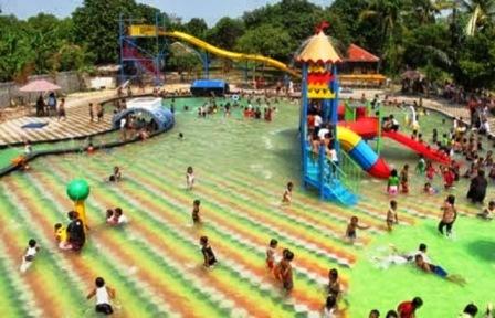 Taman Wisata Keluarga Pasir Putih Depok, 1. Taman Bunga Wiladatika, 2. Agrowisata Belimbing Dewa, 3. Taman Wisata Pasir Putih, 4. Wisata Godong Ijo, 5. Kolam Renang Ceria, 6. Cagar Alam Pancoran Mas, 7. Kampung 99 Pepohonan, 8. Situ Pengasinan, 9. Pacuan Kuda Tapos, 10. Masjid Dian Al-Mahri
