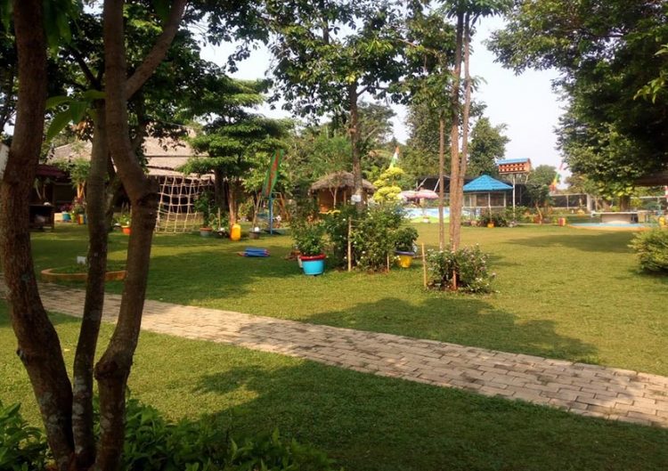Taman Wisata Herbal Insani, 1. Tempat Wisata Alam Kampung 99 Pepohonan di Depok, 2. Tempat Wisata Religi Masjid kubah emas di Depok, 3. Taman Wisata Keluarga Pasir Putih Depok, 4. Objek Wisata Anak dan Keluarga Godong Ijo Depok, 5. Tempat Wisata Seru Fantasi Water Park di Depok, 6. Kolam Renang / Water Park Ceria Depok, 7. Kolam Renang Tirta Sari Depok Timur, 8. Wahana Liburan Seru Kolam Renang Paragon Depok, 9. Bermain ke Kolam Renang Gema Pesona Depok, 10. Objek Wisata Seru Pondok Zidane Depok, 11. Tempat Wisata Taman Bunga Wiladatika Depok, 12. Liburan Asyik ke Agrowisata Belimbing Dewa Depok, 13. Liburan ke Hutan Kota Depok, 14. Tempat Wisata Studio Alam TVRI Depok, 15. Liburan Seru ke D’Kandang Amazing Farm Depok, 16. Liburan ke Setu Pengasinan Depok, 17. Depok Plaza, 18. Detos/Depok Town Square | Pusat belanja, 19. Cagar Alam Kota Depok, 20. Situ Besar depok (Situ lio), 21. Situ Cilangkap, 22. Situ Citayam Kota Depok, 23. Liburan Seru ke Situ Pladen Beji, 24. Liburan ke Situ Asih Pulo Pancoran Emas Depok, 25. Wisata Sambil Olahraga di Pacuan Kuda Tapos, 26. Liburan Menantang Arung Jeram di Sungai Ciliwung, 27. Rumah Kabeda, 28. Telaga Arwana, 29. Kampung 3D Depok, 30. Taman Wisata Herbal Insani, 31. Taman Pemuda Pratama, 32. Sukatani Park, 33. Taman Wisata Permata Buana, 34. Taman Merdeka, 35. Hutan Kota UI, 36. Danau Kenanga UI, 37. Rumah Keramik F Widayanto, 38. Saung Talaga, 39. Taman Mekarsari Depok, 40. Kolam Renang Griya Tugu Asri, 41. Setu Bojongsari, 42. Setu Cilodong, 43. Situ Jatijajar, 44. Situ Rawa Besar, 45. Green Lake View Waterpark, 46. Arina Waterpark, 47. Taman Lembah Mawar, 48. Taman Lembah Gurame
