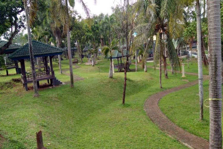 Taman Wisata Permata Buana, 1. Tempat Wisata Alam Kampung 99 Pepohonan di Depok, 2. Tempat Wisata Religi Masjid kubah emas di Depok, 3. Taman Wisata Keluarga Pasir Putih Depok, 4. Objek Wisata Anak dan Keluarga Godong Ijo Depok, 5. Tempat Wisata Seru Fantasi Water Park di Depok, 6. Kolam Renang / Water Park Ceria Depok, 7. Kolam Renang Tirta Sari Depok Timur, 8. Wahana Liburan Seru Kolam Renang Paragon Depok, 9. Bermain ke Kolam Renang Gema Pesona Depok, 10. Objek Wisata Seru Pondok Zidane Depok, 11. Tempat Wisata Taman Bunga Wiladatika Depok, 12. Liburan Asyik ke Agrowisata Belimbing Dewa Depok, 13. Liburan ke Hutan Kota Depok, 14. Tempat Wisata Studio Alam TVRI Depok, 15. Liburan Seru ke D’Kandang Amazing Farm Depok, 16. Liburan ke Setu Pengasinan Depok, 17. Depok Plaza, 18. Detos/Depok Town Square | Pusat belanja, 19. Cagar Alam Kota Depok, 20. Situ Besar depok (Situ lio), 21. Situ Cilangkap, 22. Situ Citayam Kota Depok, 23. Liburan Seru ke Situ Pladen Beji, 24. Liburan ke Situ Asih Pulo Pancoran Emas Depok, 25. Wisata Sambil Olahraga di Pacuan Kuda Tapos, 26. Liburan Menantang Arung Jeram di Sungai Ciliwung, 27. Rumah Kabeda, 28. Telaga Arwana, 29. Kampung 3D Depok, 30. Taman Wisata Herbal Insani, 31. Taman Pemuda Pratama, 32. Sukatani Park, 33. Taman Wisata Permata Buana, 34. Taman Merdeka, 35. Hutan Kota UI, 36. Danau Kenanga UI, 37. Rumah Keramik F Widayanto, 38. Saung Talaga, 39. Taman Mekarsari Depok, 40. Kolam Renang Griya Tugu Asri, 41. Setu Bojongsari, 42. Setu Cilodong, 43. Situ Jatijajar, 44. Situ Rawa Besar, 45. Green Lake View Waterpark, 46. Arina Waterpark, 47. Taman Lembah Mawar, 48. Taman Lembah Gurame