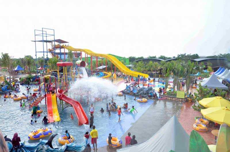 Tempat Liburan Seru Wonderland Adventure Water Park , 1. Objek Wisata Pantai Tanjung Baru di Karawang, 2. Pantai Tanjung Pakis Karawang, 3. Destinasi Wisata Pantai Samudera Baru di Karawang, 4. Objek Wisata Alam Curug Bandung di Karawang, 5. Tempat Liburan Asyik di Danau Cipule Karawang, 6. Tempat Wisata Seru di Karawang – Curug Cigentis, 7. Vihara Shia Jin Ku Po di Karawang, 8. Tempat Wisata Sejarah Situs Candi Jiwa di Karawang, 9. Wisata Curug Cikarapyak di Karawang, 10. Objek Wisata Alam Curug Cipanundaan di Karawang, 11. Liburan ke Curug Cikoleangkak di Karawang, 12. Tempat Liburan Menarik Danau Kalimati di Karawang, 13. Liburan ke Situ Kamojing di Karawang, 14. Objek Wisata Green Canyon di Karawang, 15. Waterboom Kampung Wisata Curug Cigentis di Karawang, 16. Wisata Sejarah Monumen Rawagede di Karawang, 17. Tempat Wisata Kuliner Soto Gempol di Karawang, 18. Tempat Makan Enak Gabus Pucung Warung Mandiri di Karawang, 19. Wisata Kuliner Lezat Tahu Bumbu Sari Rasa di Karawang, 20. Tempat Kuliner Enak Soto Tangkar Mang Nean di Karawang, 21. Makanan Khas Karawang Kue Gonjing, 22. Wisata Sejarah Monumen Kebulatan Tekad Rengasdengklok, 23. Tempat Wisata Belanja Mall Karawang Central Plaza, 24. Tempat Liburan Keluarga Taruma Leisure Water Park di Karawang, 25. Tempat Liburan Seru Wonderland Adventure Water Park , 26. Mampir di Sentra Kerajinan Boneka Cikampek Karawang, 27. Wisata Keluarga Bendungan Walahar di Karawang, 28. Menikmati Indahnya Panorama Indah Bukit Sempur, 29. Mendaki Gunung Sanggabuana , 30. Wisata Belanja Pasar Baru Karawang, 31. Liburan Seru ke Situ Cibayat, 32. Pemancingan JAKA Tirta Mulya, 33. Wisata Sejarah ke Candi Blandongan, 34. Liburan Seru ke Kelenteng Sian Jin Ku Po Karawang