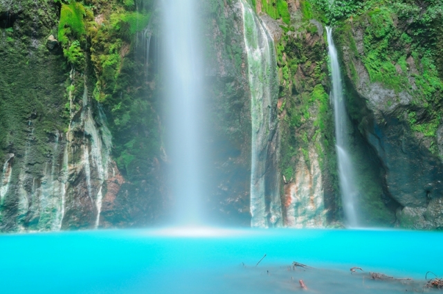 Tempat Wisata Alam Air Terjun Dua Warna di Medan, 1. Danau Linting, 2. Air Terjun Dua Warna, 3. Air Terjun Batu Belah Sibolangit, 4. Gunung Sibayak, 5. Bukit Lawang, 6. Sungai Bukit Lawang, 7. Penangkaran Buaya Asam Kumbang Medan, 8. Istana Maimun Medan, 9. Masjid Raya Medan, 10. Air Terjun Sipiso-piso Tongging, 11. Rahmat Gallery Medan, 12. Liburan Asyik ke Kampung Keling Medan, 13. Menikmati Pesona Keindahan Air Terjun Tangkahan, 14. Mencoba Keseruan Naik Gajah di Tangkahan, 15. Tempat Wisata Seru Danau Lau Kawar, 16. Objek Wisata Menarik Salju Panas Tinggi Raja, 17. Tempat Wisata Anak Mickey Holiday Berastagi, 18. Taman Alam Lumbini Tempat Wisata di Lereng Gunung, 19. Liburan ke Maha Vihara Adhi Maitreya, 20. Wisata Sejarah Museum Sumatera Utara, 21. Objek Wisata Danau Siombak di Medan, 22. Tempat Wisata Kuliner Merdeka Walk di Medan, 23. Kebun Binatang Medan (Medan Zoo), 24. Tempat Wisata Keluarga Mora Indah di Medan, 25. Tempat Liburan Hairos Water Park Medan, 26. Taman Sri Deli, 27. Museum Situs Kota Cina, 28. Museum Militer Bukit Barisan, 29. The Le Hu Garden Medan, 30. Vihara Gunung Timur, 31. Pasar Belawan, 32. Kuil Shri Mariamman, 33. Gedung London Sumatera ( Losum ), 34. Kesawan Square, 35. Balai Kota Lama, 36. Masjid Al-Osmani, 37. Wonders Water World, 38. Gereja Lama Medan, 39. Kantor Pos Medan, 40. Tjong A Fie Mansion, 41. Graham Santa Maria Velangkanni