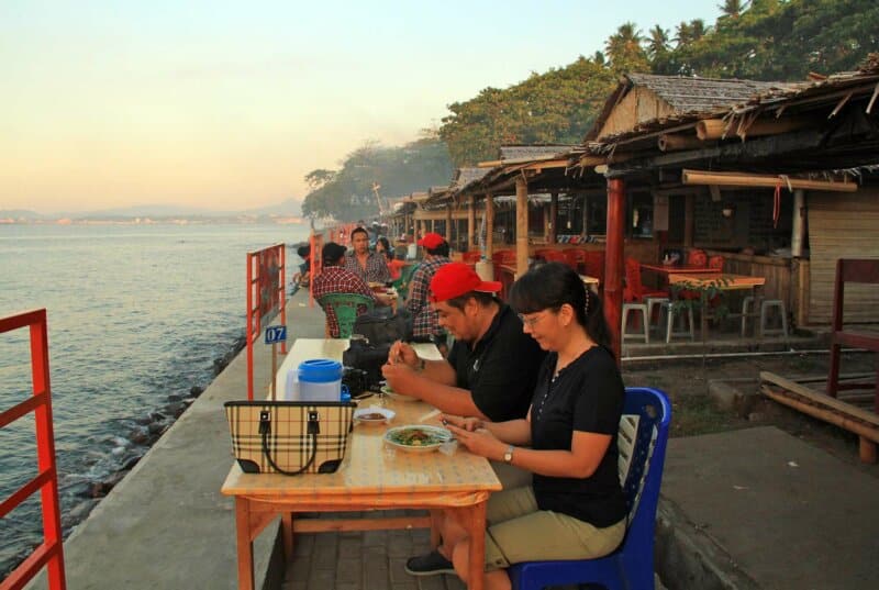 Tempat Wisata Kuliner Kawasan Boulevard di Manado