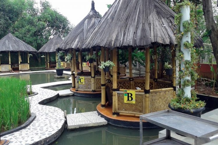 Tempat Wisata Kuliner Resto Saung Wulan di Bekasi, 1. Taman Buaya Indonesia Jaya , 2. Waterboom Lippo Cikarang, 3.Gedung Juang 45, 4. Saung Ranggon, 5. Danau Cibeureum, 6. Klenteng Hok Lay Kiong, 7. Vihara Dharma Jaya, 8. Pura Agung Tirta Bhuana , 9. Masjid Jami Al – Hidayah, 10. Pantai Muara Gembong, 11. Pantai Muara Beting, 12. Pantai Muara Bendera, 13.Pantai Mekar, 14. Rumah Pohon, 15. Hutan Kota Bekasi, 16. Danau Marakas, 17. Bumi Perkemahan Karang Kitri, 18. Taman Kemang Pratama, 19. Restoran Kartini Cikarang , 20. Saung Wulan, 21. Taman Alun-alun Kota Bekasi, 22. Kolam Renang Taman Harapan Baru (THB), 23. Kolam Renang Bintang Sport Center, 24. Sport Club Harapan Indah, 25. Kolam Renang Galaxy Tirta Mas, 26. Venetian Water Carnaval, 27. Columbus Waterpark, 28. Go! Wet Waterpark, 29. Curug Parigi, 30. Transera Waterpark, 31. Snow World International Revo Town, 32. Situ Gede Bekasi, 33. Sirkus Waterplay, 34. Rainbow Garden, 35. Fun Park Waterboom Bekasi, 36. Danau Duta Harapan, 37. Taman Hijau Pekayon, 38. Taman Gigi, 39. Hutan Kota Patriot Bina Bangsa, 40. Taman Jatiasih, 41. Islamic Center Bekasi, 42. Stadion Patriot Candrabaga, 43. Wisata Bumi Restu, 44. Penguin Waterpark, 45. Grand Splash Waterpark, 47. Camping Ground Kalam Kopen, 48. Tugu Skatepark, 49. Kolam Renang Green Park, 50. Kolam Renang Persada Kemala, 51. Danau Elysum, 52. Jembatan Magnetica, 53. Piramida Terbalik Summarecon Bekasi, 54. Situ Rawa Binong, 55. Stadion Wibawa Mukti, 56. Taman Sehati, 57. Jababeka Botanical Garden, 58. Puri Nirwana Waterpark, 59. Megati Waterpark