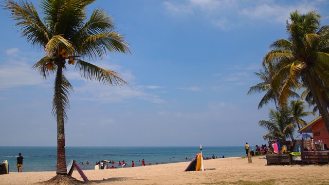 Tempat Wisata Populer Pantai Anyer di Banten, 1. Taman Wisata MBS, 2. Aqualand Serang, 3. Pantai Cibereum Anyer, 4. Pantai Marbella Anyer, 5. Pantai Sambolo, 6. Pantai Anyer, 7. Rumah Hutan Cilowong, 8. Pulau Lima, 9. Napak Tilas Kerajaan Islam di Serang Banten, 10. Pantai Marina Anyer, 11. Pantai Florida Indah Anyer, 12. Pantai Jambu, 13. Pantai Karang Bolong, 14. Pulau Tunda, 15. Curug Leuwibumi, 16. Situ Rawa Arum, 17. Pulau Sangiang, 18. Pantai Lontar, 19. Vihara Avalokitesvara, 20. Wisata Agro Bukit Waruwangi, 21. Pantai Labuan, 22. Danau Rowa Dano, 23. Cagar Alam Pulau Dua, 24. Danau Tasikardi, 25. Hutan Kayu Putih Kragilan, 26. Gunung Pinang, 27. Masjid Tanpa Kubah, Masjid Pecinan Tinggi, 28. Danau Kaolin Bekas Tambang Pasir Ciomas, 29. Arung Jeram Tubing Cikalumpang, 30. Pemandian Cirahab – Curug Goong, 31. Curug Cigumawang, 32. Curug Leuwi Tomo, 33. Benteng Speelwijk, 34. Alun-alun Barat Kota Serang Banten, 35. Pantai Gopek Karangantu, 36. Kerkhoff, 37. Situs Banten Girang, 38. Museum Negeri Banten, 39. Taman Rekreasi Wulandira, 40. Curug Cikotak, 41. Curug Sawer, 42. Masjid Agung Banten, 42. Pos Pengamatan Gunungapi Krakatau (Pasauran), 44. Goa Cilayang, 45. Curug Betung