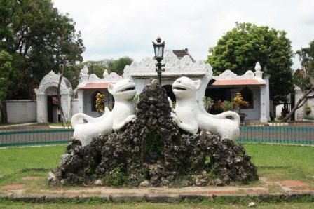 Tempat Wisata Sejarah Keraton Kasepuhan di Cirebon, 1. Wisata Sejarah Keraton Kasepuhan di Cirebon, 2. Objek Wisata Keraton Kanoman di Cirebon, 3. Wahana Bermain Apita Waterboom, 4. Objek Wisata Sejarah Taman Sari Gua Sunyaragi di Cirebon, 5. Destinasi Wisata Banyu Panas Palimanan di Cirebon, 6. Wisata Religi Masjid Agung Sang Cipta Rasa Cirebon, 7. Wisata Belanja Terkenal Batik Trusmi Cirebon, 8. Wahana Bermain Waterboom siwalk di Cirebon, 9. Wahana Liburan Seru Outbound Siwalk di Cirebon, 10. Objek Wisata Danau Setu Patok di Cirebon, 11. Destinasi Wisata Wanawisata Ciwaringin di Cirebon, 12. Desa Wisata Cikalahang Cirebon, 13. Objek Wisata Situ Sedong di Cirebon, 14. Wahana Bermain Taman Ade Irma Suryani (Waterland) di Cirebon, 15. Wisata Kuliner Enak Nasi Jamblang Khas Cirebon, 16. Wisata Kuliner Empal gentong Khas Cirebon, 17. Tempat Romantis di Bukit Gronggong, 18. Objek Wisata Telaga Remis , 19. Ziarah ke Makam Sunan Gunung jati Cirebon, 20. Objek Wisata Pantai Kejawanan di Cirebon, 21. Pantai Baro Gebang, 22. Telaga Nilam, 23. Kolam Renang Hegar, 24. Kolam Renang Zam-Zam, 25. Water Park Ciperna, 26. Alun-alun Kejaksaan, 27. Batu Lawang, 28. Bukit Plangon, 29. Masjid Merah, 30. Jempol Waterboom, 31. Vihara Dewi Welas Asih, 32. Gedung BAT, 33. Wisata Kura Kura Belawa, 34. Masjid Raya At-Taqwa, 35. Keraton Kacirebonan, 36. Klenteng Hok Keng Tong, 37. Hutan Mangrove Kasih Sayang, 38. Pemandian Cibulan, 39. Tirtamas Gemilang, 40. Catherine Surya, 41. Grage City