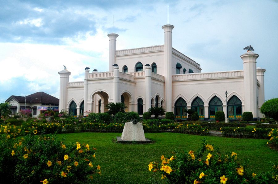 Tempat Wisata Seru Istana Siak Sri Indrapura di Pekanbaru, 1. Objek Wisata Keluarga Riau Fantasi , 2. Tempat Rekreasi Kebun Binatang Sang Kulim , 3. Destinasi Wisata Danau Buatan Lembah Sari , 4. Objek Wisata Taman Rekreasi Alam Mayang di Pekanbaru, 5. Tempat Wisata Seru Istana Siak Sri Indrapura , 6. Objek Wisata Religi Masjid Agung An Nur di Pekanbaru, 7. Tempat Wisata Edukasi Perpustakaan Soeman H.S di Pekanbaru, 8. Wisata Sejarah di Masjid Senapelan Pekanbaru, 9. Tempat Wisata Belanja Pasar Bawah di Pekanbaru, 10. Wisata Belanja Oleh-oleh Dekranasda di Pekanbaru, 11. Objek Wisata Sejarah Museum Sang Nila Utama , 12. Tempat Wisata Alam Air Terjun Aek Martua, 13. Liburan Seru ke Anjungan Seni Idrus Tintin di Pekanbaru, 14. Objek Wisata Alam Air Terjun Guruh Gemurai di Pekanbaru, 15. Destinasi Wisata Desa Okura di Pekanbaru, 16. Liburan ke Taman Hutan Raya Sultan Syarif Kasim, 17. Objek Wisata Seru Sungai Kampar, 18. Tempat Wisata Kuliner Sup Tunjang Tribuana di Pekanbaru, 19. Tempat Makan yang Enak RM Baung, 20. Air Terjun Batu Dinding , 21. Taman Putri Kaca Mayang, 22. Wisata Budaya di Balai Adat Riau, 23. Menikmati Kopi di Kedai Kopi Kawasan Hang Tuah, 24. Air Terjun Batang Kapas, 25. Rainbow Hills Rumbai, 26. Bukit Kapur Air Hitam, 27. Hutan Kota Pekanbaru, 28. Danau Bandar Kayangan, 29. Citraland Waterpark, 30. Kuantan Regency Waterpark, 31. Taman Wisata Alam Mayang, 32. Agrowisata Tenayan Raya, 33. Taman Kota Pekanbaru, 34. Arboretum Universitas Riau, 35. Trans Studio Mini Pekanbaru, 36. Kawah Biru, 37. Teluk Jering, 38. Candi Muara Takus