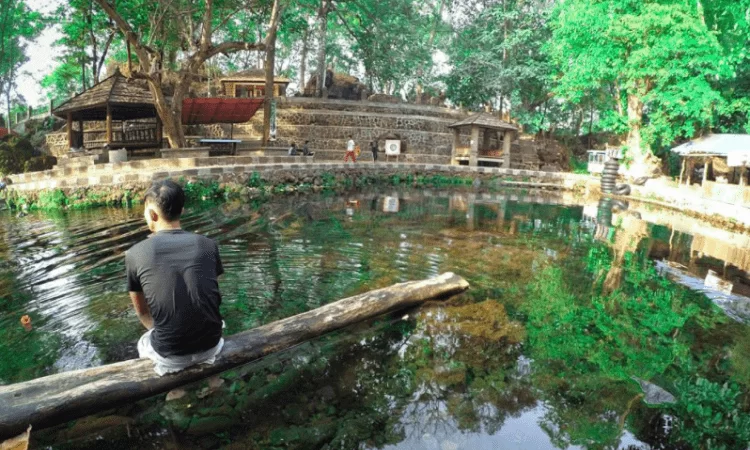 Telaga Nilam via Instagram.com @okivirazonia, 1. Wisata Sejarah Keraton Kasepuhan di Cirebon, 2. Objek Wisata Keraton Kanoman di Cirebon, 3. Wahana Bermain Apita Waterboom, 4. Objek Wisata Sejarah Taman Sari Gua Sunyaragi di Cirebon, 5. Destinasi Wisata Banyu Panas Palimanan di Cirebon, 6. Wisata Religi Masjid Agung Sang Cipta Rasa Cirebon, 7. Wisata Belanja Terkenal Batik Trusmi Cirebon, 8. Wahana Bermain Waterboom siwalk di Cirebon, 9. Wahana Liburan Seru Outbound Siwalk di Cirebon, 10. Objek Wisata Danau Setu Patok di Cirebon, 11. Destinasi Wisata Wanawisata Ciwaringin di Cirebon, 12. Desa Wisata Cikalahang Cirebon, 13. Objek Wisata Situ Sedong di Cirebon, 14. Wahana Bermain Taman Ade Irma Suryani (Waterland) di Cirebon, 15. Wisata Kuliner Enak Nasi Jamblang Khas Cirebon, 16. Wisata Kuliner Empal gentong Khas Cirebon, 17. Tempat Romantis di Bukit Gronggong, 18. Objek Wisata Telaga Remis , 19. Ziarah ke Makam Sunan Gunung jati Cirebon, 20. Objek Wisata Pantai Kejawanan di Cirebon, 21. Pantai Baro Gebang, 22. Telaga Nilam, 23. Kolam Renang Hegar, 24. Kolam Renang Zam-Zam, 25. Water Park Ciperna, 26. Alun-alun Kejaksaan, 27. Batu Lawang, 28. Bukit Plangon, 29. Masjid Merah, 30. Jempol Waterboom, 31. Vihara Dewi Welas Asih, 32. Gedung BAT, 33. Wisata Kura Kura Belawa, 34. Masjid Raya At-Taqwa, 35. Keraton Kacirebonan, 36. Klenteng Hok Keng Tong, 37. Hutan Mangrove Kasih Sayang, 38. Pemandian Cibulan, 39. Tirtamas Gemilang, 40. Catherine Surya, 41. Grage City