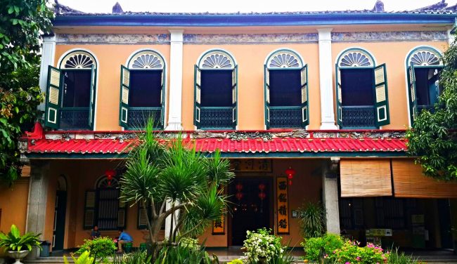 Tjong A Fie Mansion, 1. Danau Linting, 2. Air Terjun Dua Warna, 3. Air Terjun Batu Belah Sibolangit, 4. Gunung Sibayak, 5. Bukit Lawang, 6. Sungai Bukit Lawang, 7. Penangkaran Buaya Asam Kumbang Medan, 8. Istana Maimun Medan, 9. Masjid Raya Medan, 10. Air Terjun Sipiso-piso Tongging, 11. Rahmat Gallery Medan, 12. Liburan Asyik ke Kampung Keling Medan, 13. Menikmati Pesona Keindahan Air Terjun Tangkahan, 14. Mencoba Keseruan Naik Gajah di Tangkahan, 15. Tempat Wisata Seru Danau Lau Kawar, 16. Objek Wisata Menarik Salju Panas Tinggi Raja, 17. Tempat Wisata Anak Mickey Holiday Berastagi, 18. Taman Alam Lumbini Tempat Wisata di Lereng Gunung, 19. Liburan ke Maha Vihara Adhi Maitreya, 20. Wisata Sejarah Museum Sumatera Utara, 21. Objek Wisata Danau Siombak di Medan, 22. Tempat Wisata Kuliner Merdeka Walk di Medan, 23. Kebun Binatang Medan (Medan Zoo), 24. Tempat Wisata Keluarga Mora Indah di Medan, 25. Tempat Liburan Hairos Water Park Medan, 26. Taman Sri Deli, 27. Museum Situs Kota Cina, 28. Museum Militer Bukit Barisan, 29. The Le Hu Garden Medan, 30. Vihara Gunung Timur, 31. Pasar Belawan, 32. Kuil Shri Mariamman, 33. Gedung London Sumatera ( Losum ), 34. Kesawan Square, 35. Balai Kota Lama, 36. Masjid Al-Osmani, 37. Wonders Water World, 38. Gereja Lama Medan, 39. Kantor Pos Medan, 40. Tjong A Fie Mansion, 41. Graham Santa Maria Velangkanni