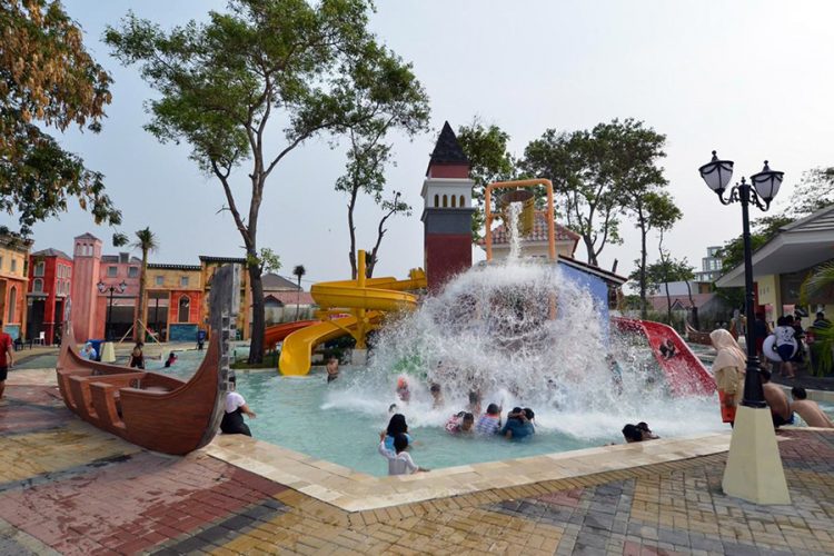 Venetian Water Carnaval, 1. Taman Buaya Indonesia Jaya , 2. Waterboom Lippo Cikarang, 3.Gedung Juang 45, 4. Saung Ranggon, 5. Danau Cibeureum, 6. Klenteng Hok Lay Kiong, 7. Vihara Dharma Jaya, 8. Pura Agung Tirta Bhuana , 9. Masjid Jami Al – Hidayah, 10. Pantai Muara Gembong, 11. Pantai Muara Beting, 12. Pantai Muara Bendera, 13.Pantai Mekar, 14. Rumah Pohon, 15. Hutan Kota Bekasi, 16. Danau Marakas, 17. Bumi Perkemahan Karang Kitri, 18. Taman Kemang Pratama, 19. Restoran Kartini Cikarang , 20. Saung Wulan, 21. Taman Alun-alun Kota Bekasi, 22. Kolam Renang Taman Harapan Baru (THB), 23. Kolam Renang Bintang Sport Center, 24. Sport Club Harapan Indah, 25. Kolam Renang Galaxy Tirta Mas, 26. Venetian Water Carnaval, 27. Columbus Waterpark, 28. Go! Wet Waterpark, 29. Curug Parigi, 30. Transera Waterpark, 31. Snow World International Revo Town, 32. Situ Gede Bekasi, 33. Sirkus Waterplay, 34. Rainbow Garden, 35. Fun Park Waterboom Bekasi, 36. Danau Duta Harapan, 37. Taman Hijau Pekayon, 38. Taman Gigi, 39. Hutan Kota Patriot Bina Bangsa, 40. Taman Jatiasih, 41. Islamic Center Bekasi, 42. Stadion Patriot Candrabaga, 43. Wisata Bumi Restu, 44. Penguin Waterpark, 45. Grand Splash Waterpark, 47. Camping Ground Kalam Kopen, 48. Tugu Skatepark, 49. Kolam Renang Green Park, 50. Kolam Renang Persada Kemala, 51. Danau Elysum, 52. Jembatan Magnetica, 53. Piramida Terbalik Summarecon Bekasi, 54. Situ Rawa Binong, 55. Stadion Wibawa Mukti, 56. Taman Sehati, 57. Jababeka Botanical Garden, 58. Puri Nirwana Waterpark, 59. Megati Waterpark
