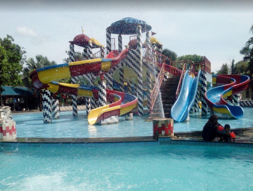 Water Park Ceria Depok, 1. Tempat Wisata Alam Kampung 99 Pepohonan di Depok, 2. Tempat Wisata Religi Masjid kubah emas di Depok, 3. Taman Wisata Keluarga Pasir Putih Depok, 4. Objek Wisata Anak dan Keluarga Godong Ijo Depok, 5. Tempat Wisata Seru Fantasi Water Park di Depok, 6. Kolam Renang / Water Park Ceria Depok, 7. Kolam Renang Tirta Sari Depok Timur, 8. Wahana Liburan Seru Kolam Renang Paragon Depok, 9. Bermain ke Kolam Renang Gema Pesona Depok, 10. Objek Wisata Seru Pondok Zidane Depok, 11. Tempat Wisata Taman Bunga Wiladatika Depok, 12. Liburan Asyik ke Agrowisata Belimbing Dewa Depok, 13. Liburan ke Hutan Kota Depok, 14. Tempat Wisata Studio Alam TVRI Depok, 15. Liburan Seru ke D’Kandang Amazing Farm Depok, 16. Liburan ke Setu Pengasinan Depok, 17. Depok Plaza, 18. Detos/Depok Town Square | Pusat belanja, 19. Cagar Alam Kota Depok, 20. Situ Besar depok (Situ lio), 21. Situ Cilangkap, 22. Situ Citayam Kota Depok, 23. Liburan Seru ke Situ Pladen Beji, 24. Liburan ke Situ Asih Pulo Pancoran Emas Depok, 25. Wisata Sambil Olahraga di Pacuan Kuda Tapos, 26. Liburan Menantang Arung Jeram di Sungai Ciliwung, 27. Rumah Kabeda, 28. Telaga Arwana, 29. Kampung 3D Depok, 30. Taman Wisata Herbal Insani, 31. Taman Pemuda Pratama, 32. Sukatani Park, 33. Taman Wisata Permata Buana, 34. Taman Merdeka, 35. Hutan Kota UI, 36. Danau Kenanga UI, 37. Rumah Keramik F Widayanto, 38. Saung Talaga, 39. Taman Mekarsari Depok, 40. Kolam Renang Griya Tugu Asri, 41. Setu Bojongsari, 42. Setu Cilodong, 43. Situ Jatijajar, 44. Situ Rawa Besar, 45. Green Lake View Waterpark, 46. Arina Waterpark, 47. Taman Lembah Mawar, 48. Taman Lembah Gurame
