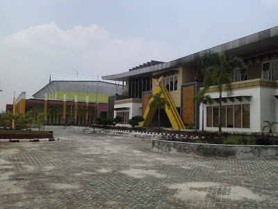 Wisata Belanja Oleh-Oleh Dekranasda di Pekanbaru, 1. Objek Wisata Keluarga Riau Fantasi , 2. Tempat Rekreasi Kebun Binatang Sang Kulim , 3. Destinasi Wisata Danau Buatan Lembah Sari , 4. Objek Wisata Taman Rekreasi Alam Mayang di Pekanbaru, 5. Tempat Wisata Seru Istana Siak Sri Indrapura , 6. Objek Wisata Religi Masjid Agung An Nur di Pekanbaru, 7. Tempat Wisata Edukasi Perpustakaan Soeman H.S di Pekanbaru, 8. Wisata Sejarah di Masjid Senapelan Pekanbaru, 9. Tempat Wisata Belanja Pasar Bawah di Pekanbaru, 10. Wisata Belanja Oleh-oleh Dekranasda di Pekanbaru, 11. Objek Wisata Sejarah Museum Sang Nila Utama , 12. Tempat Wisata Alam Air Terjun Aek Martua, 13. Liburan Seru ke Anjungan Seni Idrus Tintin di Pekanbaru, 14. Objek Wisata Alam Air Terjun Guruh Gemurai di Pekanbaru, 15. Destinasi Wisata Desa Okura di Pekanbaru, 16. Liburan ke Taman Hutan Raya Sultan Syarif Kasim, 17. Objek Wisata Seru Sungai Kampar, 18. Tempat Wisata Kuliner Sup Tunjang Tribuana di Pekanbaru, 19. Tempat Makan yang Enak RM Baung, 20. Air Terjun Batu Dinding , 21. Taman Putri Kaca Mayang, 22. Wisata Budaya di Balai Adat Riau, 23. Menikmati Kopi di Kedai Kopi Kawasan Hang Tuah, 24. Air Terjun Batang Kapas, 25. Rainbow Hills Rumbai, 26. Bukit Kapur Air Hitam, 27. Hutan Kota Pekanbaru, 28. Danau Bandar Kayangan, 29. Citraland Waterpark, 30. Kuantan Regency Waterpark, 31. Taman Wisata Alam Mayang, 32. Agrowisata Tenayan Raya, 33. Taman Kota Pekanbaru, 34. Arboretum Universitas Riau, 35. Trans Studio Mini Pekanbaru, 36. Kawah Biru, 37. Teluk Jering, 38. Candi Muara Takus