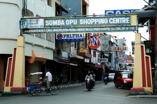 Wisata Belanja di Jalan Somba Opu via Inisayadanhidupsaya.wordpresscom