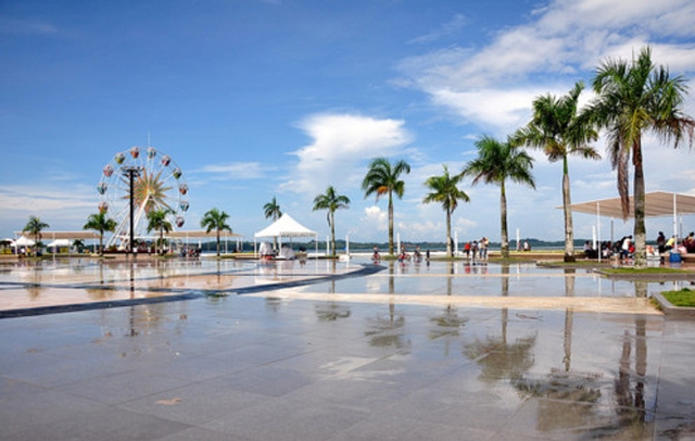 Wisata Ocarina Park di Batam, 1. Pantai Nongsa, 2. Batam City Square, 3. Pantai Melur, 4. Ocarina Park, 5. Kampung Vietnam, 6. Bukit Senyum, 7. Pantai Sekilak, 8. Komplek Nagoya City Walk, 9. Pantai Melayu, 10.Jembatan Barelang, 11. Pantai Tanjung Bemban, 12. Pantai Marina, 13. Pantai Tanjung Pinggir, 14. Golden Prawn Batam, 15. Rumah Kopi Fatmawati, 16. Harbour Bay Food Court, 17. Queen Garden Waterboom, 18. Alun-alun Engku Putri, 19. Masjid Agung Batam, 20. Hutan Wisata Mata Kucing, 21. Pantai Mirota, 22. Pulau Abang Besar, 23. Kebun Raya Batam , 24. Jodoh Centre Batam, 25. Pantai Tiga Putri Barelang, 25. Pulau Mubut, 26. Pantai Elyora, 27. Pantai Reviola, 28. Pulau Forest Top, 29. Taman Wisata Habibie 1000 Tangga, 30. Tebing Langit, 31. Pulau Tunjuk, 32. Pantai Vio Vio, 33. Pulau Petong, 34. Pancur Telaga Bidadari, 35. Sea Forest Adventure, 36. Marina City, 37. Pulau Ranoh, 38. Pulau Belakang Padang, 39. Bukit Tanjung Tritip, 40. Bukit Piayu Laut, 41. Masjid Sultan Mahmud Riayat Syah
