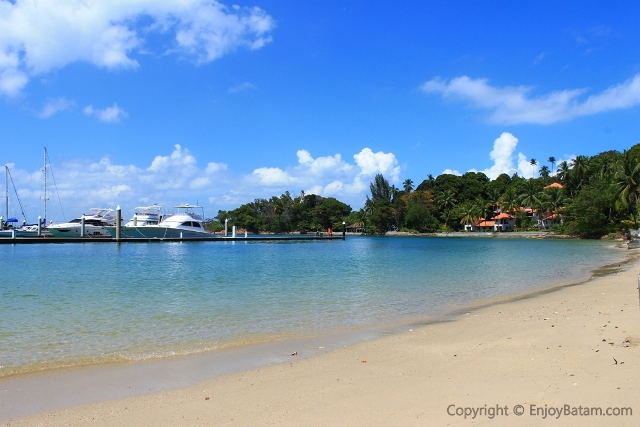 Wisata Pantai Nongsa di Batam, 1. Pantai Nongsa, 2. Batam City Square, 3. Pantai Melur, 4. Ocarina Park, 5. Kampung Vietnam, 6. Bukit Senyum, 7. Pantai Sekilak, 8. Komplek Nagoya City Walk, 9. Pantai Melayu, 10.Jembatan Barelang, 11. Pantai Tanjung Bemban, 12. Pantai Marina, 13. Pantai Tanjung Pinggir, 14. Golden Prawn Batam, 15. Rumah Kopi Fatmawati, 16. Harbour Bay Food Court, 17. Queen Garden Waterboom, 18. Alun-alun Engku Putri, 19. Masjid Agung Batam, 20. Hutan Wisata Mata Kucing, 21. Pantai Mirota, 22. Pulau Abang Besar, 23. Kebun Raya Batam , 24. Jodoh Centre Batam, 25. Pantai Tiga Putri Barelang, 25. Pulau Mubut, 26. Pantai Elyora, 27. Pantai Reviola, 28. Pulau Forest Top, 29. Taman Wisata Habibie 1000 Tangga, 30. Tebing Langit, 31. Pulau Tunjuk, 32. Pantai Vio Vio, 33. Pulau Petong, 34. Pancur Telaga Bidadari, 35. Sea Forest Adventure, 36. Marina City, 37. Pulau Ranoh, 38. Pulau Belakang Padang, 39. Bukit Tanjung Tritip, 40. Bukit Piayu Laut, 41. Masjid Sultan Mahmud Riayat Syah