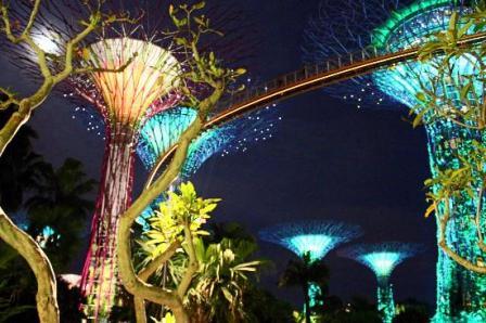 Objek Wisata Gardens by The Bay di Singapore, 1. Merlion Park Singapore, 2. Wisata Orchard Road di Singapore, 3. Destinasi Wisata Sentosa Island di Singapore, 4. Tempat Wisata Belanja di Singapore – Bugis Street, 5. Universal Studios Singapore, 6. Objek Wisata Singapore River, 7. Art Science Museum Singapura, 8. Objek Wisata Helix Bridge di Singapura, 9. Obyek Wisata Marina Bay Sands di Singapura, 10. Tempat Nongkrong Henderson Waves Bridge di Singapore, 11. Wahana Bermain Singapore Flyer, 12. Objek Wisata Gardens by The Bay di Singapore, 13. Wahana Liburan Seru Esplanade di Singapore, 14. Wisata Raffles Landing Site di Singapura, 15. Tempat Wisata Unik Haw Par Villa di Singapore, 16. Wisata Arab Street Singapore, 17. Liburan ke Little India di Singapore, 18. Berkunjung ke Chinatown di Singapore, 19. Liburan ke Singapore Botanical Gardens, 20. Tempat Wisata Keluarga – Singapore Zoo, 21. Jurong Bird Park Singapore, 22. St. Andrew’s Cathedral Singapura, 23. Wisata Religi Masjid Sultan di Singapore, 24. Tempat Wisata Seru Singapore Flight Experience, 25. Objek Wisata Terbaru Madame Tussauds di Singapore, 26. Wahana Liburan Keluarga Marine life park di Singapore, 27. Wahana Bermain Keluarga Wild Wild Wet di Singapore, 28. Objek Wisata Wisata Big splash di Singapore, 29. Singapore Discovery Centre (SDC), 30. Wisata Belanja Mustafa Centre Singapura, 31. Safari Night Singapore, 32. Liburan Seru River Safari Wildpark Singapore, 33. National Museum of Singapore, 34. Tempat Wisata Kuliner di Singapore – Katong, 35. East Coast Park Singapore