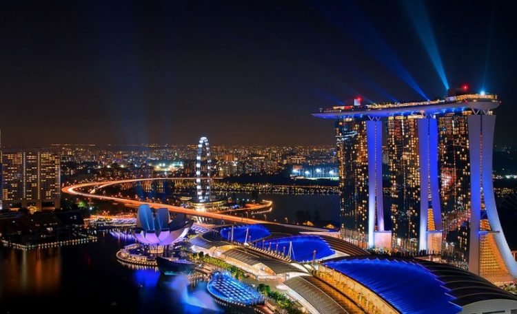 Obyek Wisata Marina Bay Sands di Singapura, 1. Merlion Park, 2. Universal Studios, 3. Orchard Road, 4. Sentosa Island, 5. Bugis Street, 6. Chinatown, 7. Little India, 8. Arab Street, 9. Haw Par Villa, 10. Raffles Landing Site, 11. Esplanade, 12. Gardens by The Bay, 13. Singapore Flyer, 14. Henderson Waves Bridge, 15. Marina Bay Sands, 16. Helix Bridge, 17. Art Science Museum, 18. Singapore Botanical Gardens, 19. Singapore River