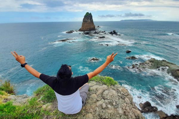 via IG @ikone_art, Pantai Papuma Jember , Pulau Nusa Barong, Tiket Masuk Pantai Papuma Jember, Momen Terbaik di Pantai Papuma, Penginapan di Pantai Papuma, Rute ke Pantai Papuma Jember , Mitos yang Berkembang di Papuma Jember Jawa Timur, Keindahan Pantai Papuma, Daya Tarik Pantai Tanjung Papuma, Ingin mengunjungi  Pantai Tanjung Papuma?