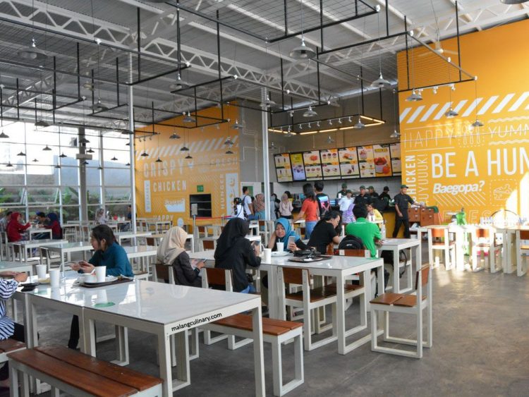 Baegopa Malang via Malang Culinary, 1. Bubur Ayam Agus, 2. Pecel Kawi, 3. Kuliner Malam Pos Ketan Legenda 1967, 4. Sate Landak Bu Ria, 5. Soto Geprak Mbah Djo, 6. Hot Cui Mie Gloria Malang, 7. Toko Oen, 8. Cafe Jagung Jaya Abadi, 9. Warung Ronde Titoni, 10. Depot Hok Lay, 11. Rumah Makan Cairo, 12. Putu Lanang Celaket, 13. Bakpao Boldy, 14. Mie Gajah Mada, 15. Rujak Cingur Bude Ruk, 16. Warung Lama Haji Ridwan, 17. Depot Tahu Lontong Lonceng, 18. Burger Buto, 19. Pia Mangkok Malang, 20. STMJ Glintung, 21. Mie Iblis Malang, 22. Surabi Gendut, 23. Gado-Gado Citra Kota Malang, 23. Bakso President, 24. Lesehan Pak H. SHOLEH, 25. Lesehan Yogyakarta Malang, 26. Taman Indie Resto Malang, 27. Amsterdam Garden Resto & Steak House Malang, 28. Malibu Steak ‘n’ Pizza Malang, 29. Padi Resto Galeri Malang, 30. Ikan Bakar 52 Malang, 31. Ikan Goreng Pangeran Muda Malang, 32. Ikan Bakar Cianjur ( IBC ), 33. Pondok Desa Kampung Telaga Malang, 34. Javanine Restaurant, 35. Rumah Makan Inggil, 36. Bakso Bakar Trowulan, 37. Depot Rawon Nguling, 38. WellDuck Bebek Goreng & Bakar, 39. Ayam Kremes Madura Potre Koneng, 40. Bakso Bakar Pahlawan Trip Malang, 41. Harmoni Resto Cafe Malang, 42. Baegopa Malang, 43. Pecel Pyuur (Brisam) Malang, 44. Mie Tomcat Malang, 45. Rawon Brintik, Warung Bu Napsiah Malang, 46. Noodle Inc Malang, 47. Bakso Kota Cak Man Malang, 48. Warung Spesial Sambal Malang, 49. Mie Jogging Malang, 50. Ayam Bakar Lientang Malang, 51. Dapur Resto Kota Malang, 52. Waroeng Bamboe Lesehan Sidomulyo, 53. Omah Kitir Cafe Factory, 54. Waroeng Lesehan Pring Pethuk, 53. Melati Restaurant, 54. Rumah Opa Kitchen And Lounge, 55. Rumah Coffee Loe Mien Toe, 56. Madam Wang Secret Garden, 57. Daerah Payung, 58. Rumah Sosis, 59. Jungle Fast Food Resto, 60. Ria Djenaka Batu, 61. Warung Sate Kelinci, 62. Warung Wareg, 63. Sate Hotplet, 64. Racel Risol, 65. Illy Cafe Lai Lai, 66. Ayam Pakuan, 67. Warung Mie Setan, 68. Orem-orem Khas Arema, 69. Surabi Imut, 70. Bakso Bakar Pak Man, 71. Cwie Mie Malang, 72. Sate dan Gule Kambing Haji Paino Bunul (Tahun 1973 – Sekarang), 73. Depot Soto Lombok (Tahun 1955 – Sekarang), 74. Soto Daging Pak Markeso (Tahun 1950 – Sekarang), 75. Soto Daging Rahayu (sejak 1928), 76. Warung Bu Haji AREMA