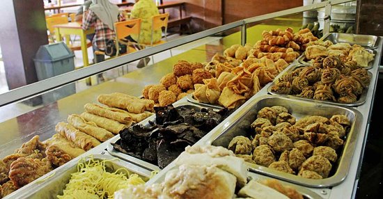 Bakso Kota Cak Man Malang via Tripadvisor, 1. Bubur Ayam Agus, 2. Pecel Kawi, 3. Kuliner Malam Pos Ketan Legenda 1967, 4. Sate Landak Bu Ria, 5. Soto Geprak Mbah Djo, 6. Hot Cui Mie Gloria Malang, 7. Toko Oen, 8. Cafe Jagung Jaya Abadi, 9. Warung Ronde Titoni, 10. Depot Hok Lay, 11. Rumah Makan Cairo, 12. Putu Lanang Celaket, 13. Bakpao Boldy, 14. Mie Gajah Mada, 15. Rujak Cingur Bude Ruk, 16. Warung Lama Haji Ridwan, 17. Depot Tahu Lontong Lonceng, 18. Burger Buto, 19. Pia Mangkok Malang, 20. STMJ Glintung, 21. Mie Iblis Malang, 22. Surabi Gendut, 23. Gado-Gado Citra Kota Malang, 23. Bakso President, 24. Lesehan Pak H. SHOLEH, 25. Lesehan Yogyakarta Malang, 26. Taman Indie Resto Malang, 27. Amsterdam Garden Resto & Steak House Malang, 28. Malibu Steak ‘n’ Pizza Malang, 29. Padi Resto Galeri Malang, 30. Ikan Bakar 52 Malang, 31. Ikan Goreng Pangeran Muda Malang, 32. Ikan Bakar Cianjur ( IBC ), 33. Pondok Desa Kampung Telaga Malang, 34. Javanine Restaurant, 35. Rumah Makan Inggil, 36. Bakso Bakar Trowulan, 37. Depot Rawon Nguling, 38. WellDuck Bebek Goreng & Bakar, 39. Ayam Kremes Madura Potre Koneng, 40. Bakso Bakar Pahlawan Trip Malang, 41. Harmoni Resto Cafe Malang, 42. Baegopa Malang, 43. Pecel Pyuur (Brisam) Malang, 44. Mie Tomcat Malang, 45. Rawon Brintik, Warung Bu Napsiah Malang, 46. Noodle Inc Malang, 47. Bakso Kota Cak Man Malang, 48. Warung Spesial Sambal Malang, 49. Mie Jogging Malang, 50. Ayam Bakar Lientang Malang, 51. Dapur Resto Kota Malang, 52. Waroeng Bamboe Lesehan Sidomulyo, 53. Omah Kitir Cafe Factory, 54. Waroeng Lesehan Pring Pethuk, 53. Melati Restaurant, 54. Rumah Opa Kitchen And Lounge, 55. Rumah Coffee Loe Mien Toe, 56. Madam Wang Secret Garden, 57. Daerah Payung, 58. Rumah Sosis, 59. Jungle Fast Food Resto, 60. Ria Djenaka Batu, 61. Warung Sate Kelinci, 62. Warung Wareg, 63. Sate Hotplet, 64. Racel Risol, 65. Illy Cafe Lai Lai, 66. Ayam Pakuan, 67. Warung Mie Setan, 68. Orem-orem Khas Arema, 69. Surabi Imut, 70. Bakso Bakar Pak Man, 71. Cwie Mie Malang, 72. Sate dan Gule Kambing Haji Paino Bunul (Tahun 1973 – Sekarang), 73. Depot Soto Lombok (Tahun 1955 – Sekarang), 74. Soto Daging Pak Markeso (Tahun 1950 – Sekarang), 75. Soto Daging Rahayu (sejak 1928), 76. Warung Bu Haji AREMA