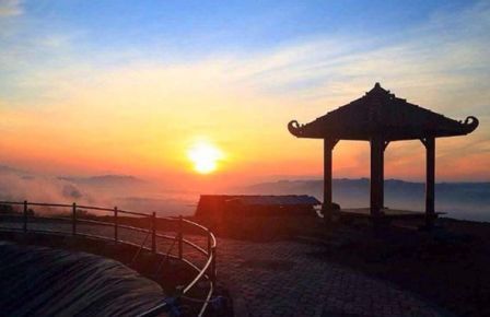Embung Batara Sriten - tempat wisata Gunung Kidul, 1. Pantai Pok Tunggal, 2. Pantai Siung, 3. Pantai Indrayanti (Pantai Pulang Sawal), 4. Pantai Baron, 5. Pantai Jogan, 6. Pantai Sundak, 7. Pantai Krakal, 8. Goa Gelatik, 9. Air Terjun Sri Gethuk, 10. Gua Seropan, 11. Gua Jomblang, 12. Cave Tubing Kalisuci, 13. Gunung Nglanggeran, 14. Pantai Sadranan, 15. Bukit Bintang, 16. Pantai Ngobaran, 17. Pantai Gesing, 18. Bukit Kosakora, 19. Pantai Wedi Ombo, 20. Pantai Slili, 21. Pantai Timang, 22. Pantai Jungwok, 23. Rafting di Kali Oyo Gunungkidul, 24. Pantai Seruni, 25. Pantai Drini, 26. Pantai Sepanjang, 27. Goa Bribin, 28. Goa Kalisuci Gunung Kidul, 29. Alun-alun Wonosari (Alun-alun Pemda), 30. Pantai Kukup, Desa Kemadang, Kecamatan Tanjungsari, 31. Embung Batara Sriten, 32. Pantai Sadeng, 33. Goa Cokro, 34. Goa Lowo, 35. Pantai Ngrenehan, 36. Gua Maria Tritis, 37. Desa Wisata Jelok, 38. Desa Wisata Nglanggeran, 39. Goa Jomblang – Grubug, 40. Goa Paesan, 41. Gunung Patuk atau Bukit Hargodumilah, 42. Gunung Gambar, 43. Telaga Jonge, 44. Dam Beton Indah dan Bendungan Simo, 45. Rest Area Bunder, 46. Goa Cerme, 47. Goa Langse, 48. Pantai Ngandong, 49. Gunung Kendil, 50. Goa Cokakan, 51. Gunung Api Purba Nglanggeran, 52. Bengawan Solo Purba (Telaga Suling), 53. Desa Wisata Umbulrejo, 54. Kawasan Karst Pegunungan Sewu, 55. Telaga Kemuning, 56. Hutan Wanagama, 57. Situs Gambirowati atau Pesanggrahan Gambirowati, 58. Goa Jlamprong, Goa Gesing, Goa Sinden, 59. Desa Wisata Bejiharjo, 60. Desa Wisata Bleberan, 61. Desa Wisata Mojo, 62. Desa Wisata Bobung, 63. Desa Wisata Wonosadi, 64. Desa Wisata Garotan, 65. Lembah Karst Mulo, 66. Hutan Bunder, 67. Hutan Wonosadi, 68. Situs Megalitik Sokoliman, 69. Situs Gunungbang, 70. Pertapaan Kembang Lampir, 71. Pantai Nguyahan, 72. Goa Rancang Kencono