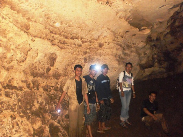 Goa Cokakan via Detik, 1. Pantai Pok Tunggal, 2. Pantai Siung, 3. Pantai Indrayanti (Pantai Pulang Sawal), 4. Pantai Baron, 5. Pantai Jogan, 6. Pantai Sundak, 7. Pantai Krakal, 8. Goa Gelatik, 9. Air Terjun Sri Gethuk, 10. Gua Seropan, 11. Gua Jomblang, 12. Cave Tubing Kalisuci, 13. Gunung Nglanggeran, 14. Pantai Sadranan, 15. Bukit Bintang, 16. Pantai Ngobaran, 17. Pantai Gesing, 18. Bukit Kosakora, 19. Pantai Wedi Ombo, 20. Pantai Slili, 21. Pantai Timang, 22. Pantai Jungwok, 23. Rafting di Kali Oyo Gunungkidul, 24. Pantai Seruni, 25. Pantai Drini, 26. Pantai Sepanjang, 27. Goa Bribin, 28. Goa Kalisuci Gunung Kidul, 29. Alun-alun Wonosari (Alun-alun Pemda), 30. Pantai Kukup, Desa Kemadang, Kecamatan Tanjungsari, 31. Embung Batara Sriten, 32. Pantai Sadeng, 33. Goa Cokro, 34. Goa Lowo, 35. Pantai Ngrenehan, 36. Gua Maria Tritis, 37. Desa Wisata Jelok, 38. Desa Wisata Nglanggeran, 39. Goa Jomblang – Grubug, 40. Goa Paesan, 41. Gunung Patuk atau Bukit Hargodumilah, 42. Gunung Gambar, 43. Telaga Jonge, 44. Dam Beton Indah dan Bendungan Simo, 45. Rest Area Bunder, 46. Goa Cerme, 47. Goa Langse, 48. Pantai Ngandong, 49. Gunung Kendil, 50. Goa Cokakan, 51. Gunung Api Purba Nglanggeran, 52. Bengawan Solo Purba (Telaga Suling), 53. Desa Wisata Umbulrejo, 54. Kawasan Karst Pegunungan Sewu, 55. Telaga Kemuning, 56. Hutan Wanagama, 57. Situs Gambirowati atau Pesanggrahan Gambirowati, 58. Goa Jlamprong, Goa Gesing, Goa Sinden, 59. Desa Wisata Bejiharjo, 60. Desa Wisata Bleberan, 61. Desa Wisata Mojo, 62. Desa Wisata Bobung, 63. Desa Wisata Wonosadi, 64. Desa Wisata Garotan, 65. Lembah Karst Mulo, 66. Hutan Bunder, 67. Hutan Wonosadi, 68. Situs Megalitik Sokoliman, 69. Situs Gunungbang, 70. Pertapaan Kembang Lampir, 71. Pantai Nguyahan, 72. Goa Rancang Kencono